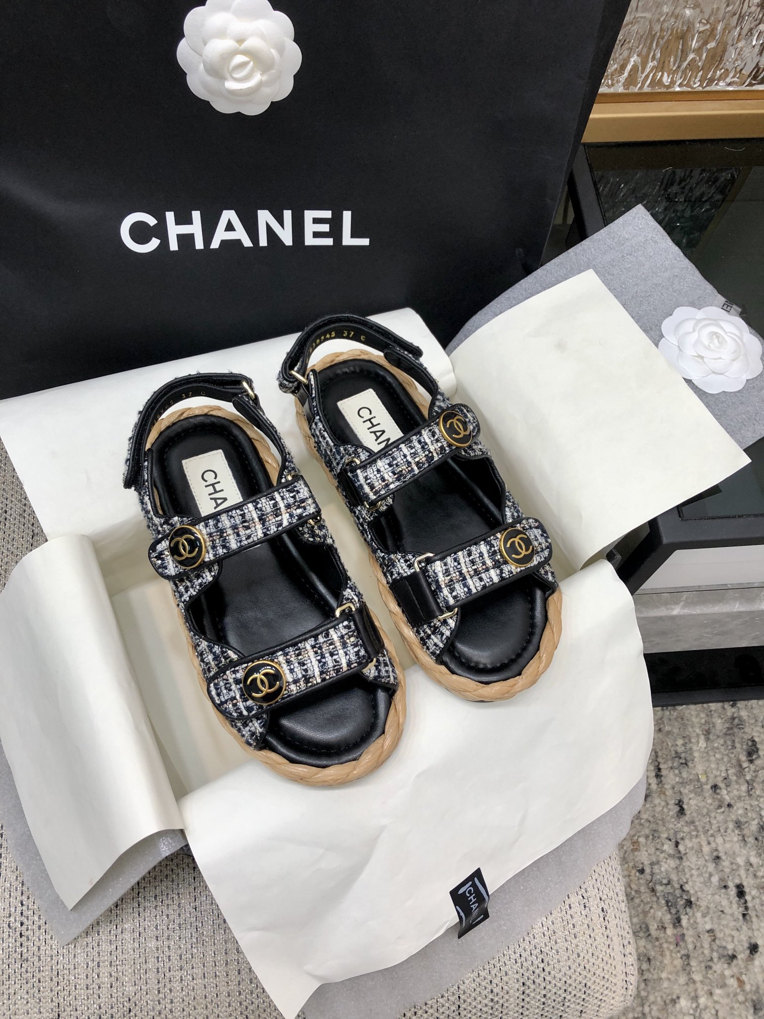 CHANEL 2023 spring and summer latest woven velcro sandals Japan imported woven materials