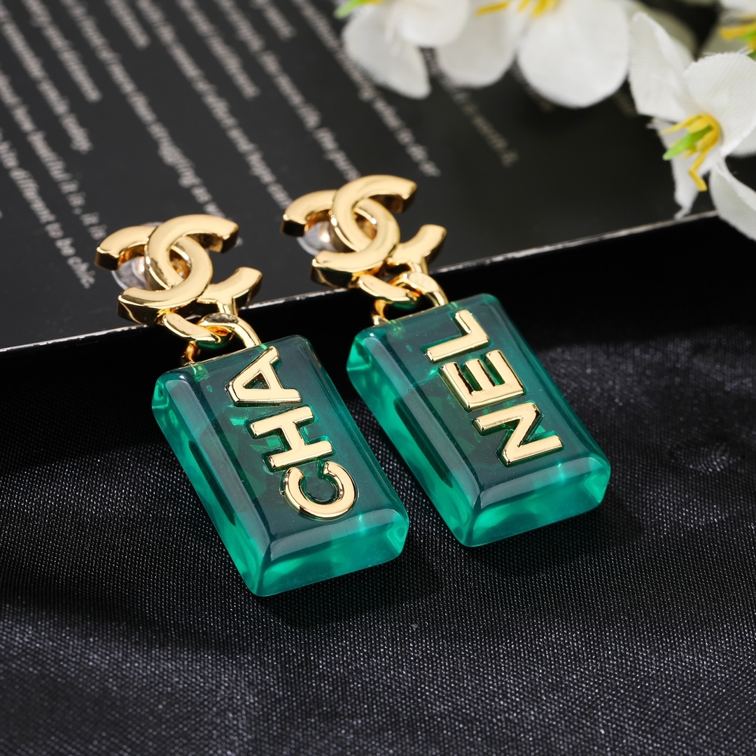 CHANEL🇫🇷Xiaoxiang new acrylic earrings