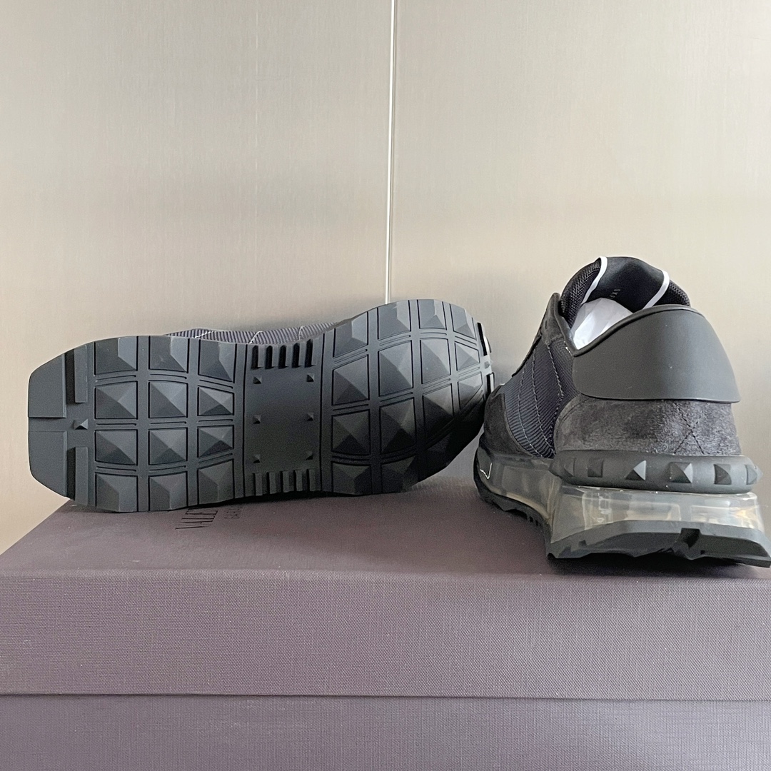 【Valentino】𝟐𝟎𝟐𝟏/𝐒𝐒 𝐧𝐞𝐰  Valentino new NETRUNNER series casual air cushion sports shoes