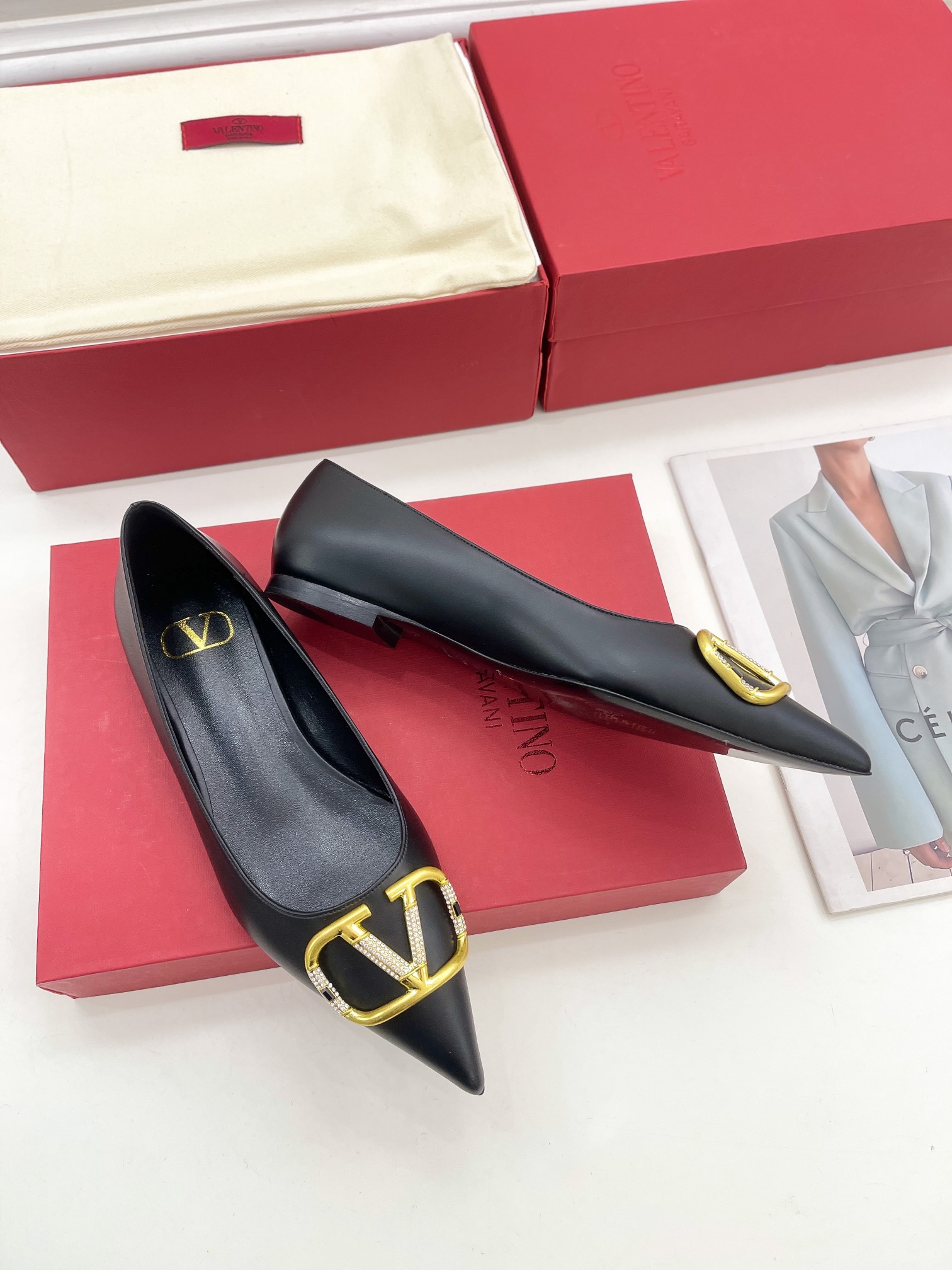 【Valentino】𝟐𝟎𝟐𝟏/𝐒𝐒 𝐧𝐞𝐰 Valentino 2022 spring and summer new large V diamond buckle high heels on the new