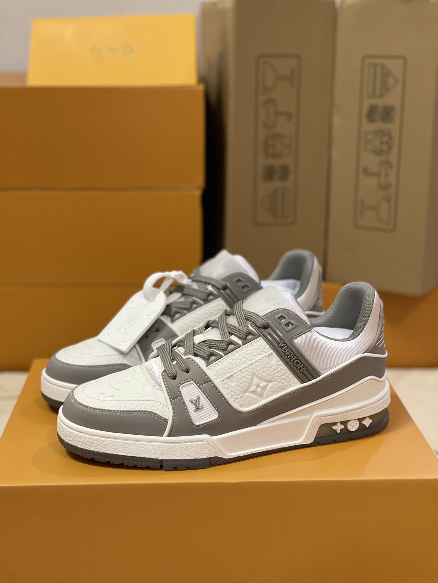 Louis Vuitton Trainer couple style 1A8KB8