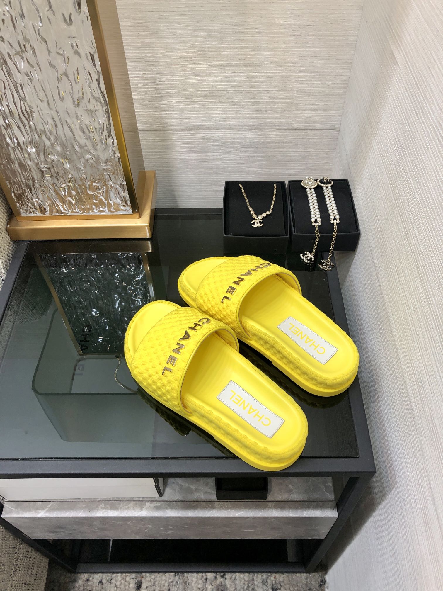 CHANEL 2022 early spring latest honey slippers fashion versatile series imported sheepskin cushioned feet