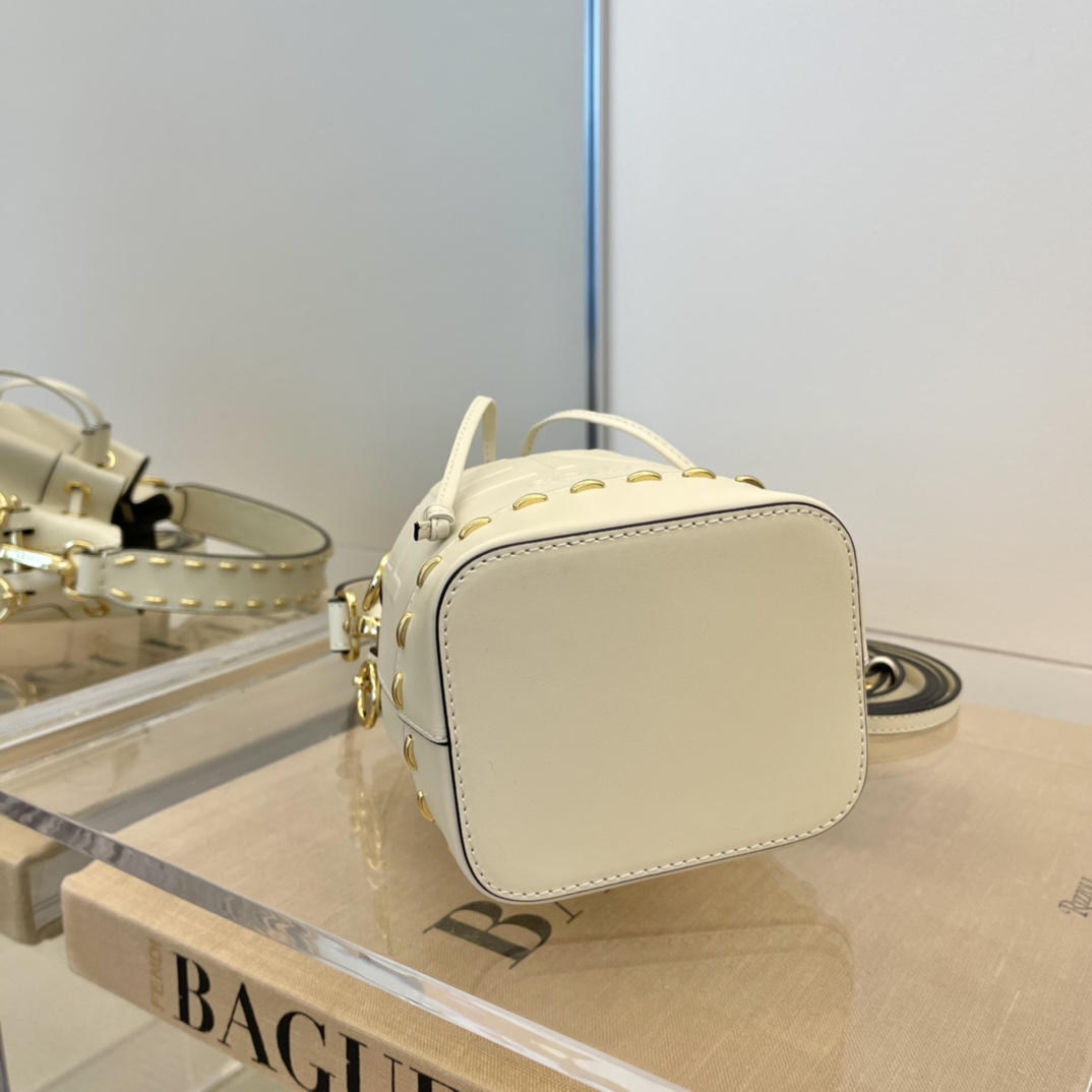 FENDI Mon tresor bucket bag