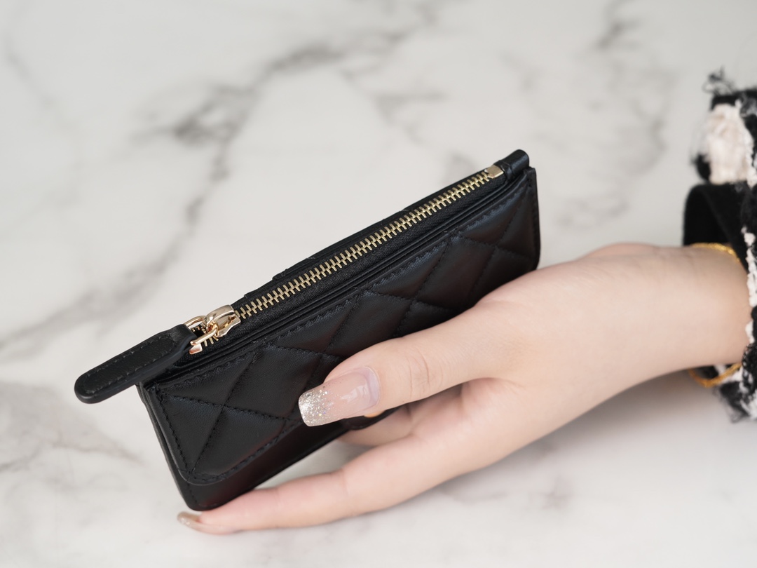 𝗖𝗛𝗔𝗘𝗡𝗟✦In exclusive channel special lambskin 🐑Classic zippered coin card case Black 🖤
