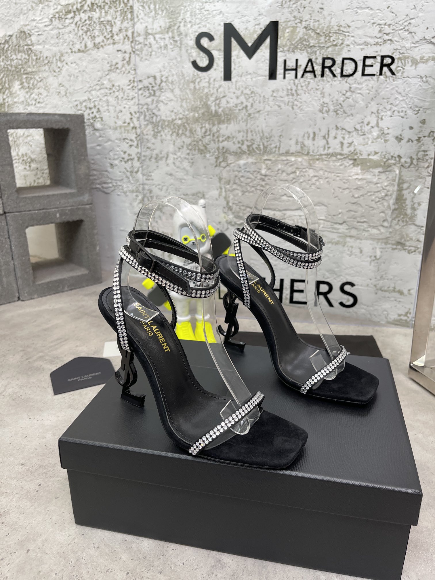 𝙎𝙖𝙞𝙣𝙩 𝙇𝙖𝙪𝙧𝙚𝙣𝙩 | 𝟐𝟎𝟐𝟐/𝐒𝐒 𝐧𝐞𝐰 YSL｜Early spring hot ysl high heel strappy sandals Italian leather sole