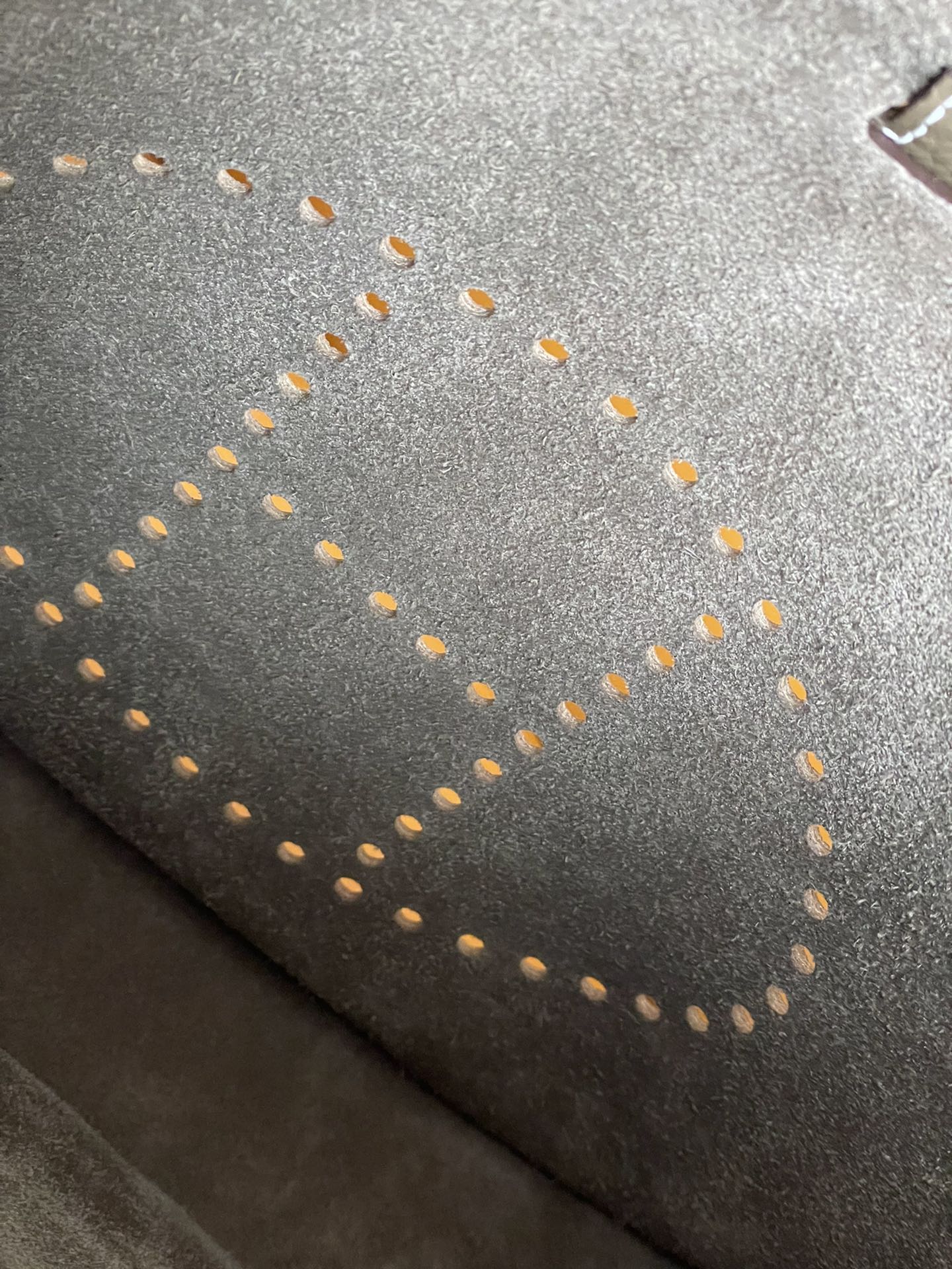 Evelyne 29 tc leather elephant gray silver buckle