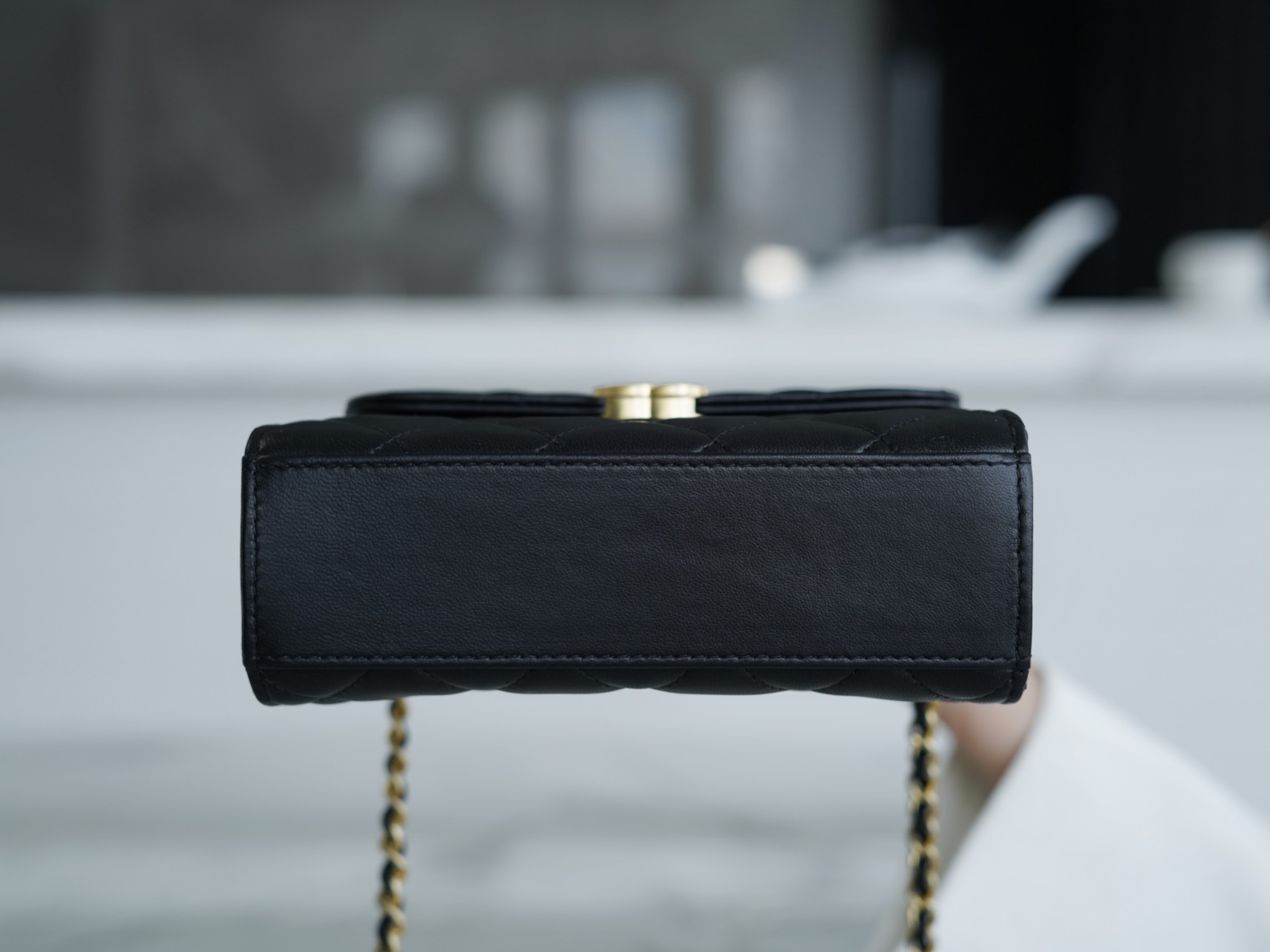 𝗖𝗛𝗔𝗡𝗘𝗟✦ Italy 🇮🇹 [Box] Original Open Department Lambskin 22B Enamel Buckle Kelly Medium Black Gold