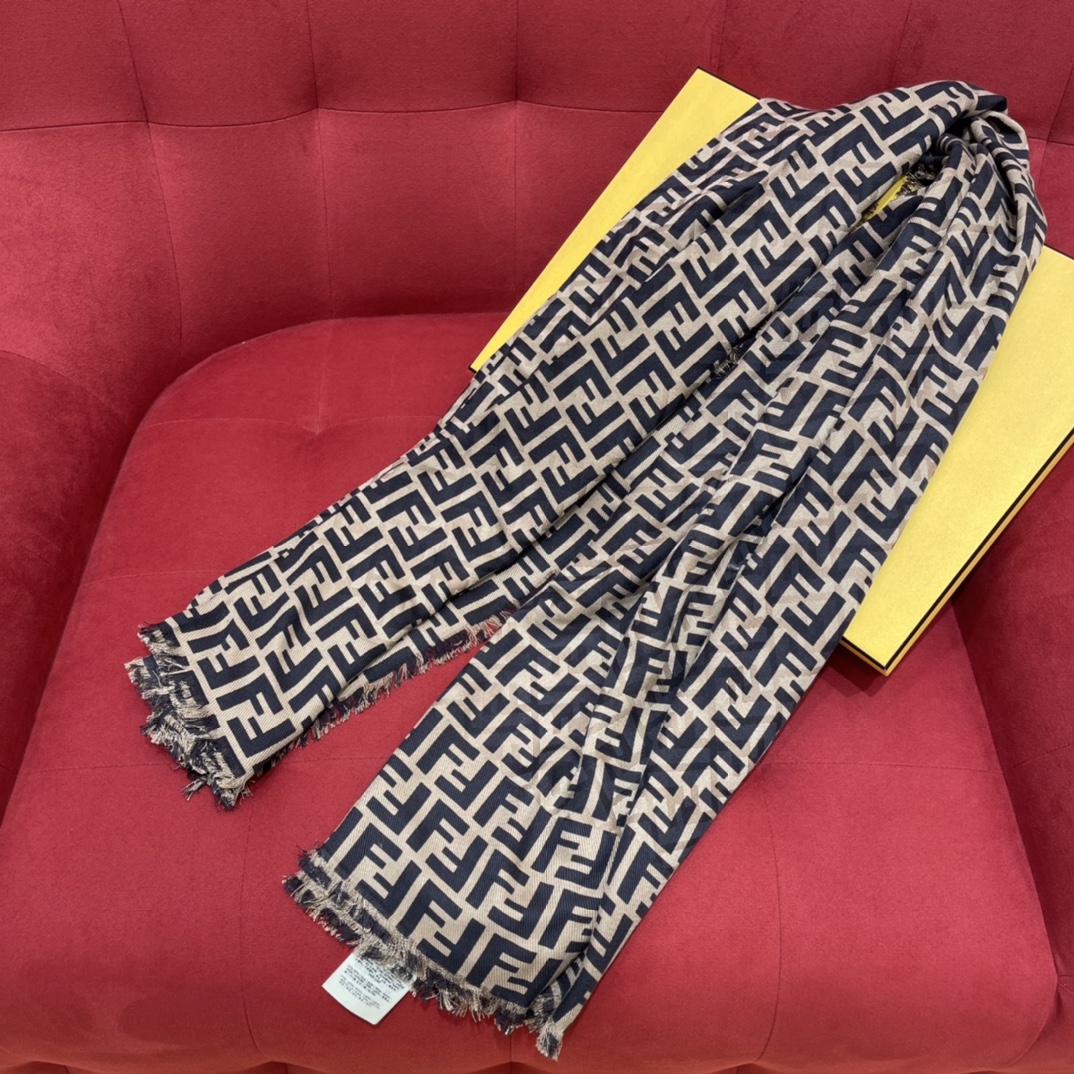 𝐅𝐞𝐧𝐝𝐢 Classic presbyopic shawl/scarf 70% wool content ➕ 30% mulberry silk fabric