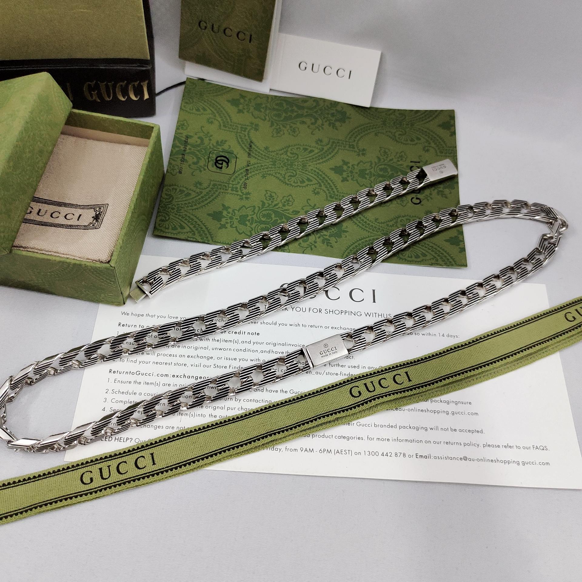 𝐆𝐮𝐜𝐜𝐢 striped necklace