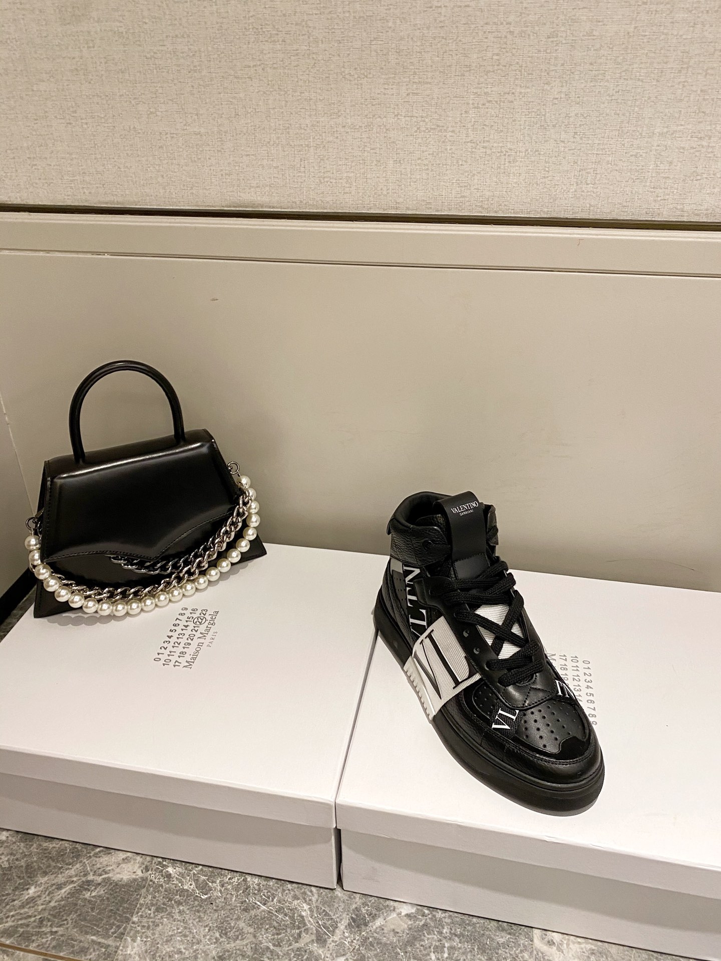 【Valentino】Valentino 2020 new high-top sneakers couple models on the new high end quality