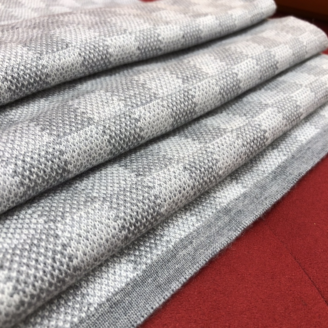 𝐋𝐨𝐮𝐢𝐬 𝐯𝐮𝐢𝐭𝐭𝐨𝐧 Checkered Men's Scarf 100% Wool