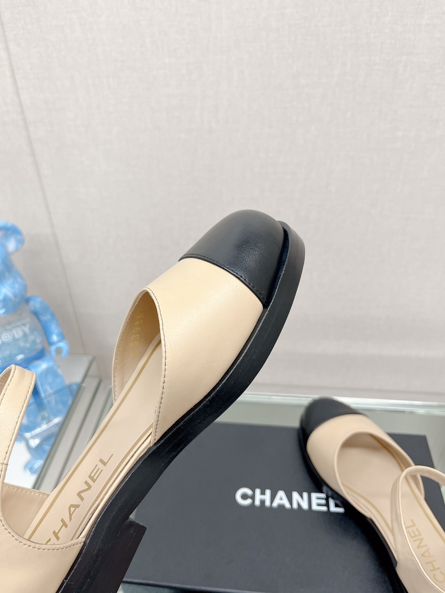 CHANEL 23Ss small incense thick bottom Mary Jane hollow sandals imported lambskin