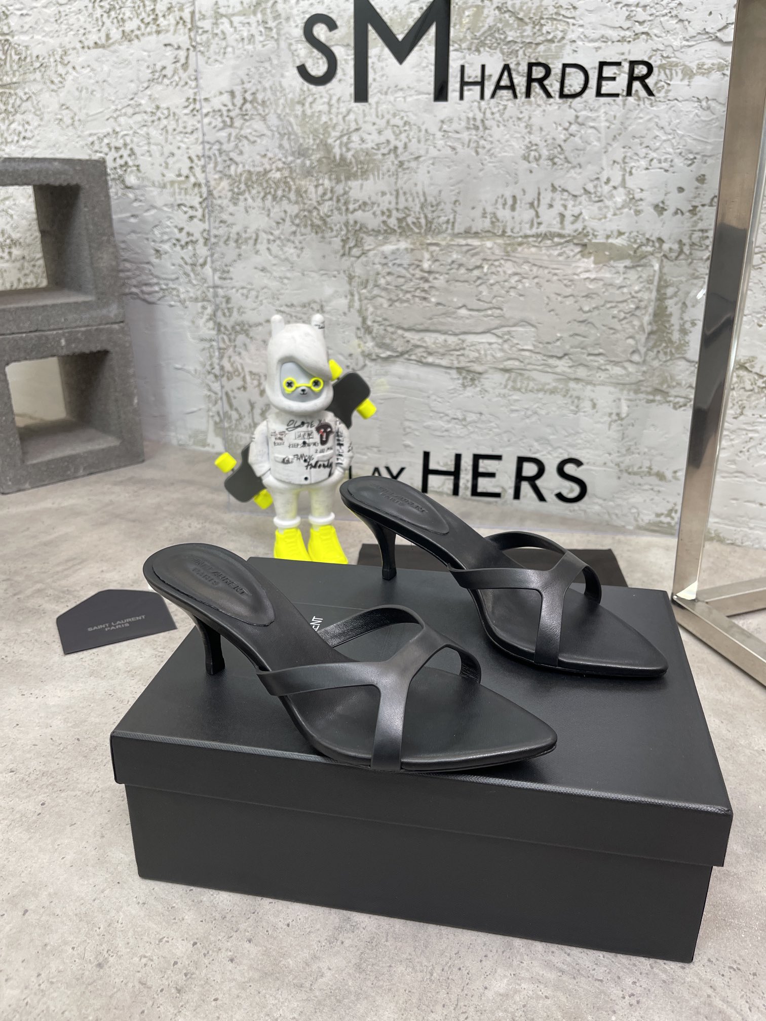 𝙎𝙖𝙞𝙣𝙩 𝙇𝙖𝙪𝙧𝙚𝙣𝙩 | 𝟐𝟎𝟐𝟐/𝐒𝐒 𝐧𝐞𝐰 YSL｜Early spring hot ysl high heel slippers Italian leather bottom