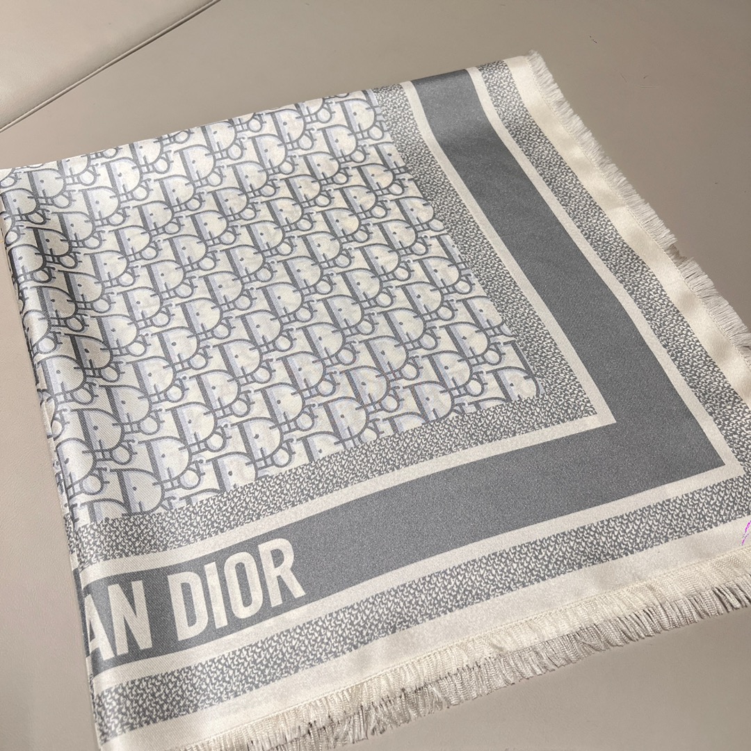 𝐃𝐢𝐨𝐫 ·Bookmark Square Scarf