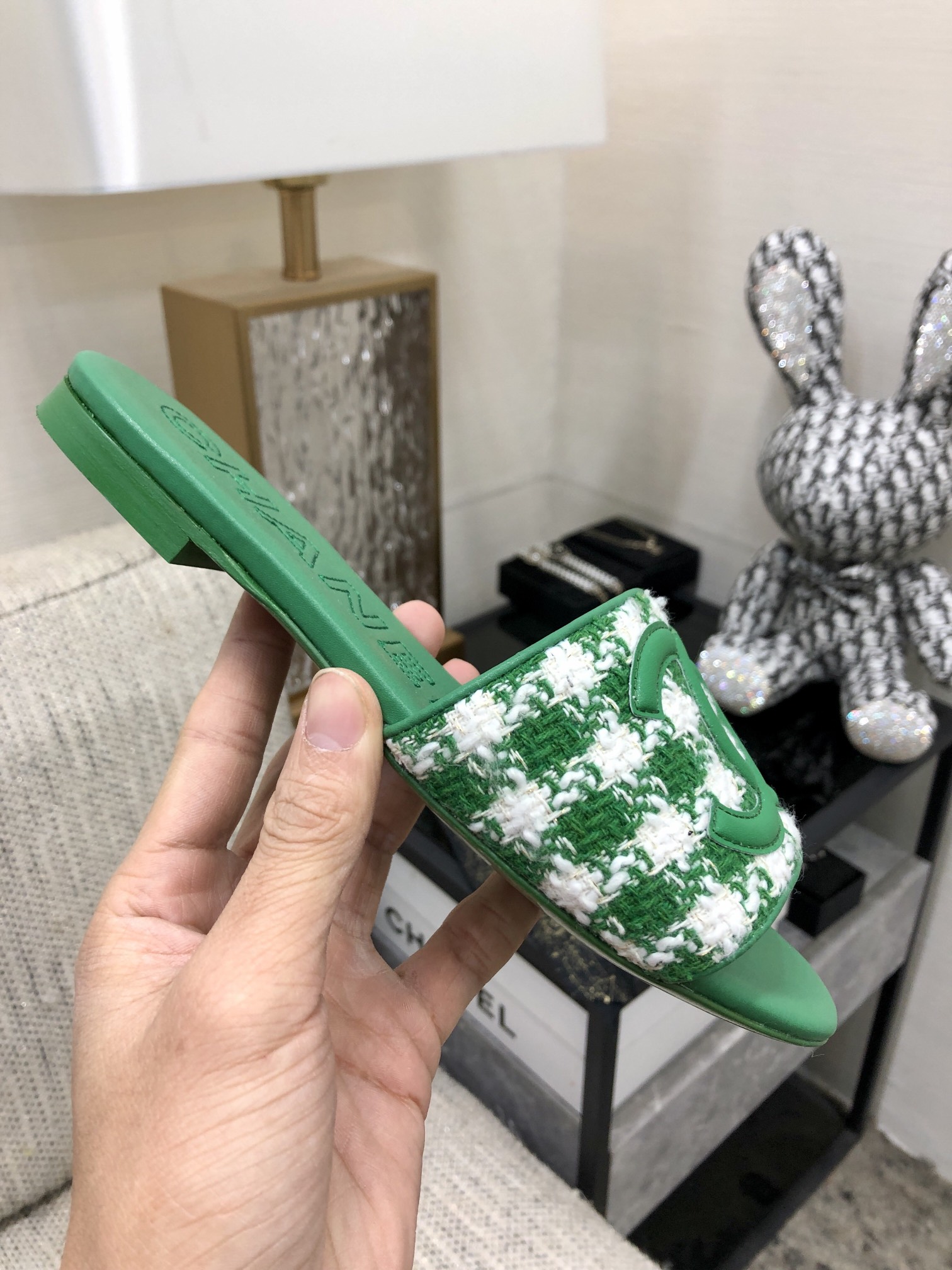 CHANEL 2023 spring and summer latest electric embroidery honey slippers Imported leather outsole