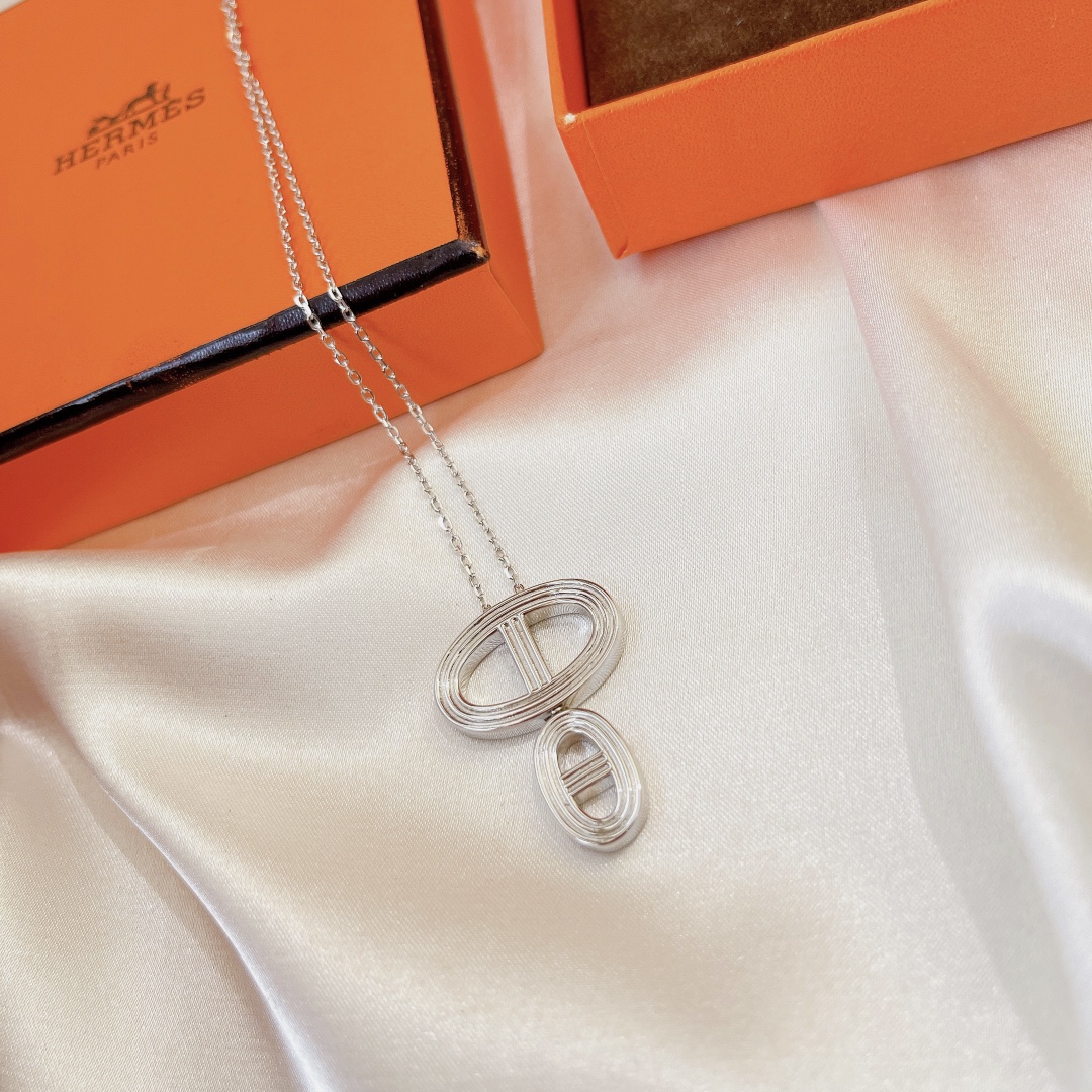Hermes necklace