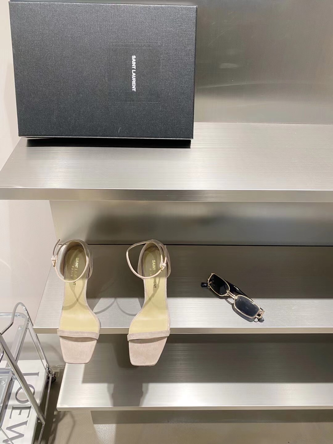 𝙎𝙖𝙞𝙣𝙩 𝙇𝙖𝙪𝙧𝙚𝙣𝙩 | 𝟐𝟎𝟐𝟏/𝐒𝐒 𝐧𝐞𝐰 YSL｜A beautiful classic Alphabet high-heeled sandals