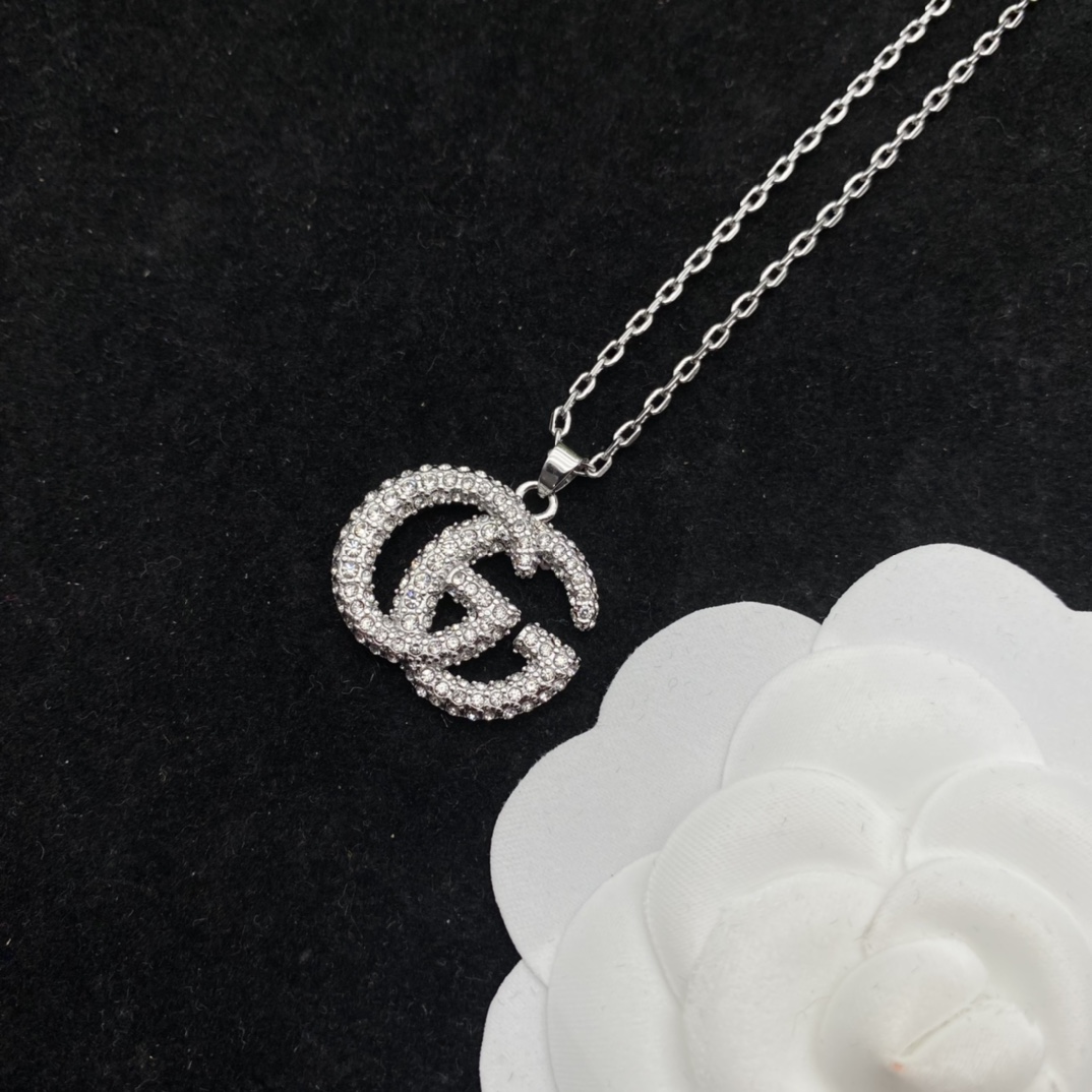 𝐆𝐮𝐜𝐜𝐢 Double G diamond-studded all-match necklace