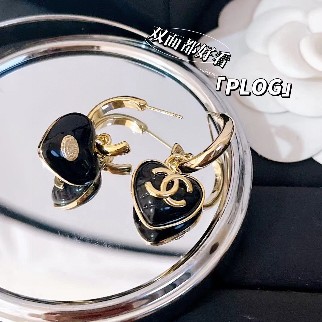 CHANEL🇫🇷Xiaoxiang three-dimensional double-sided pearl love letter earrings earrings