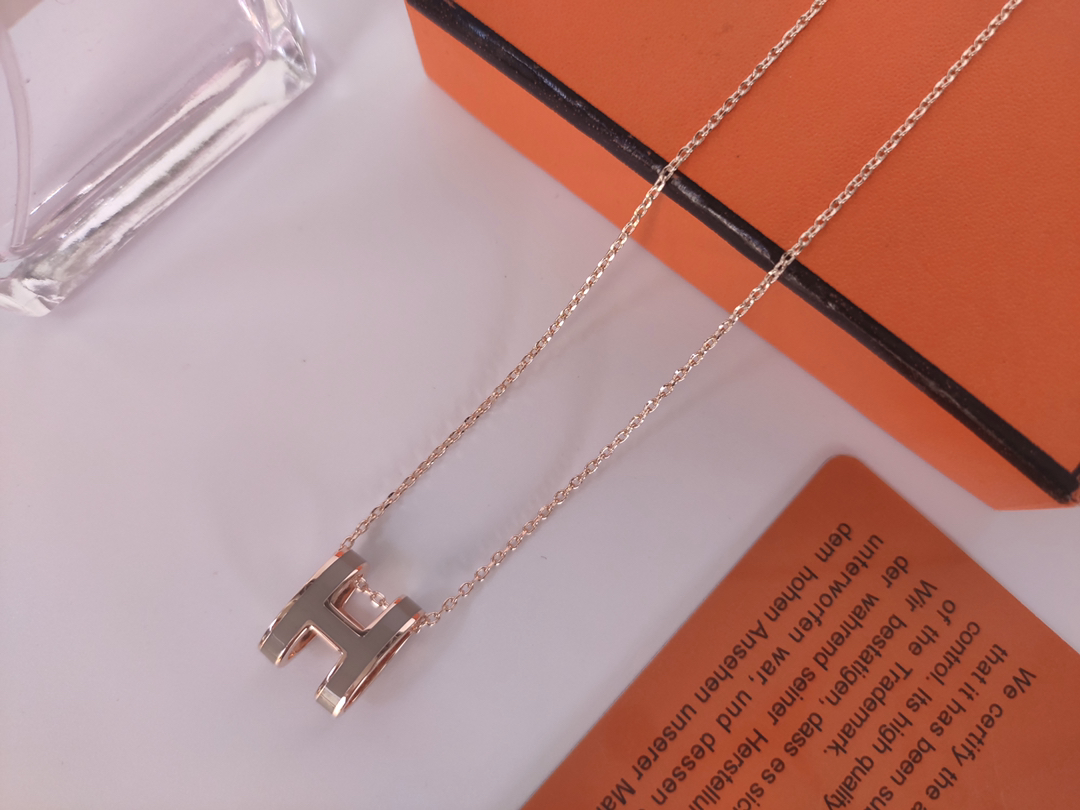 Hermes necklace