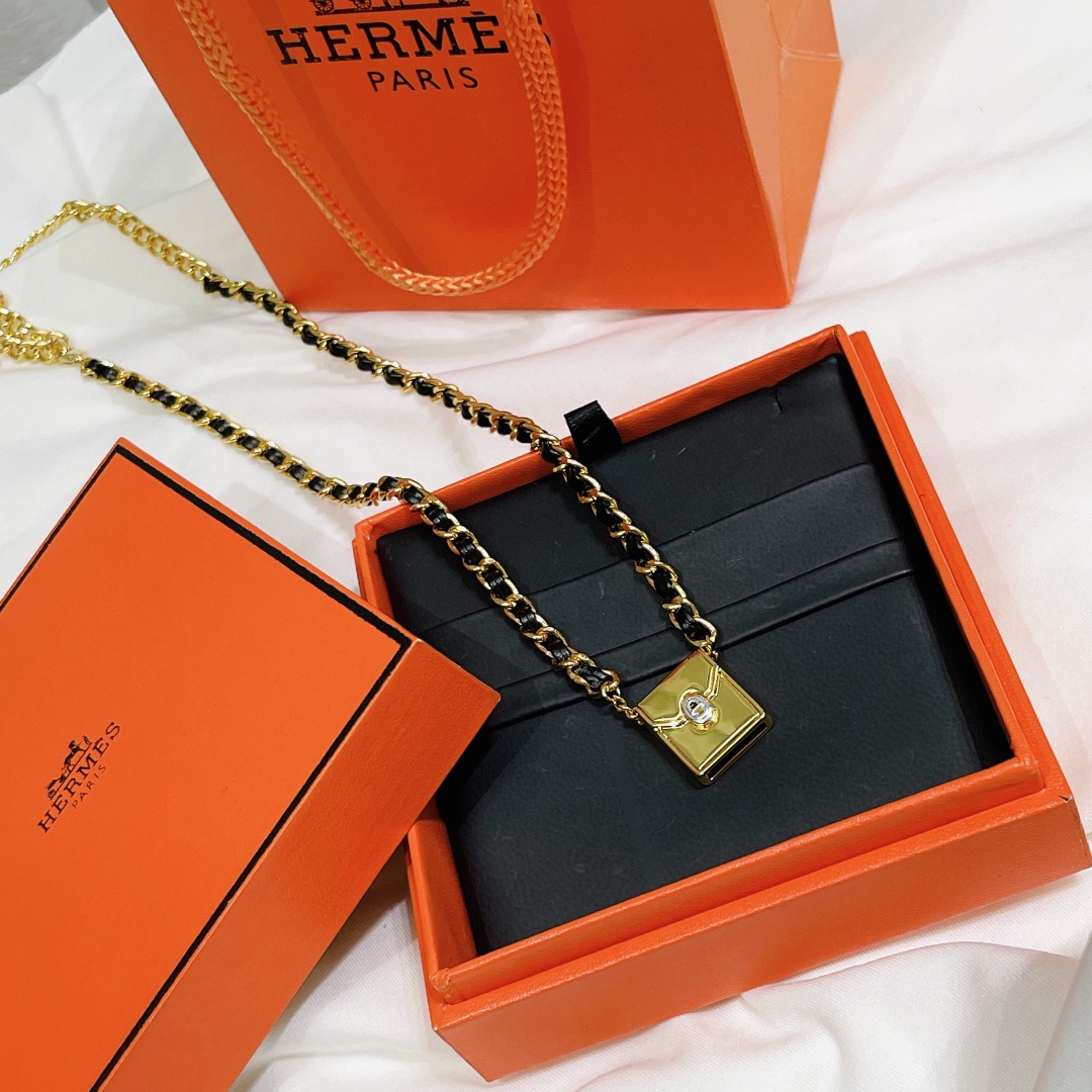 Hermes necklace