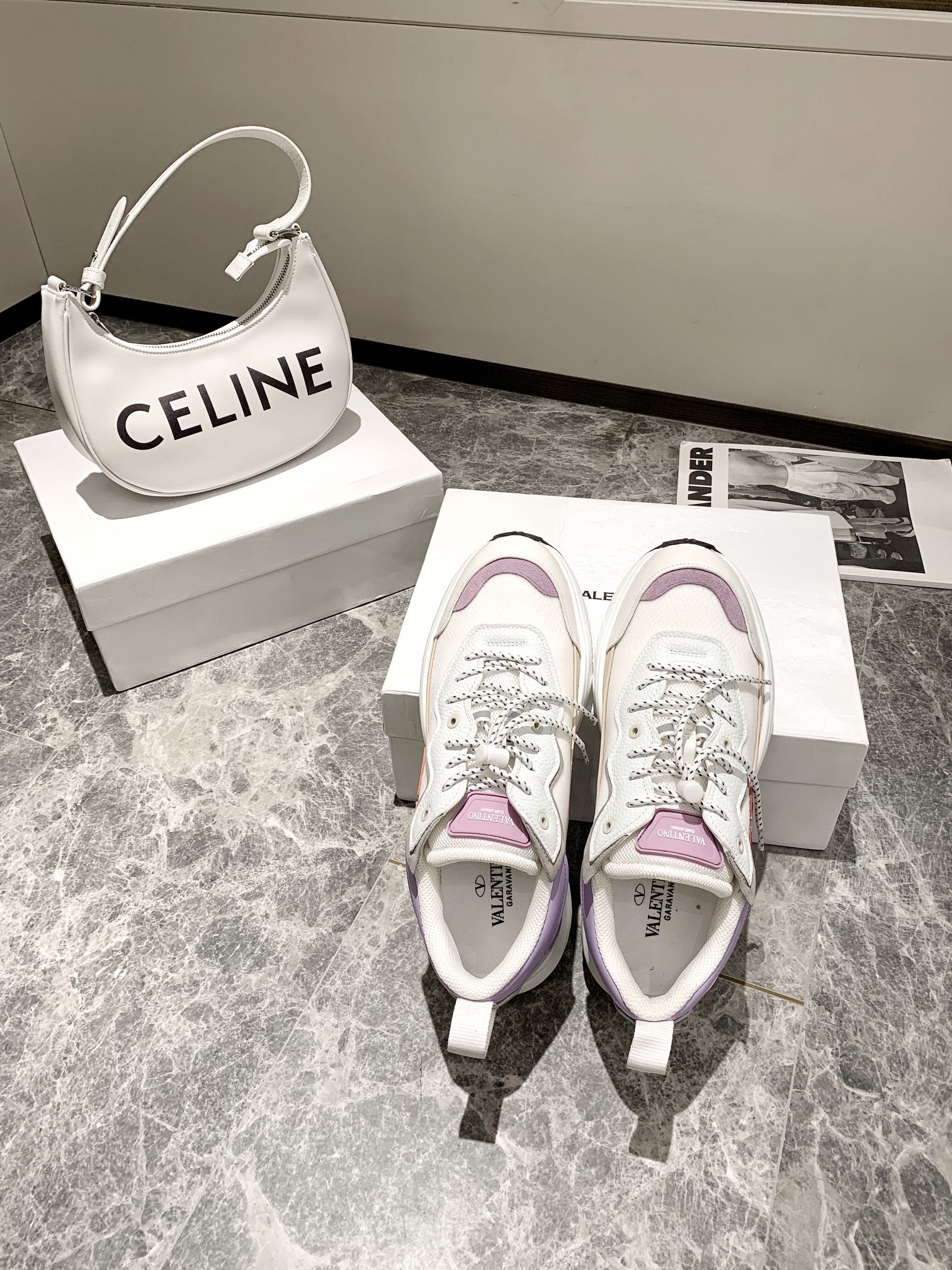 【Valentino】𝟐𝟎𝟐𝟏/𝐒𝐒 𝐧𝐞𝐰 Valentino 2022 ss spring-summer collection of new old man shoes