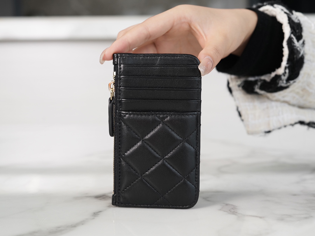 𝗖𝗛𝗔𝗘𝗡𝗟✦In exclusive channel special lambskin 🐑Classic zippered coin card case Black 🖤