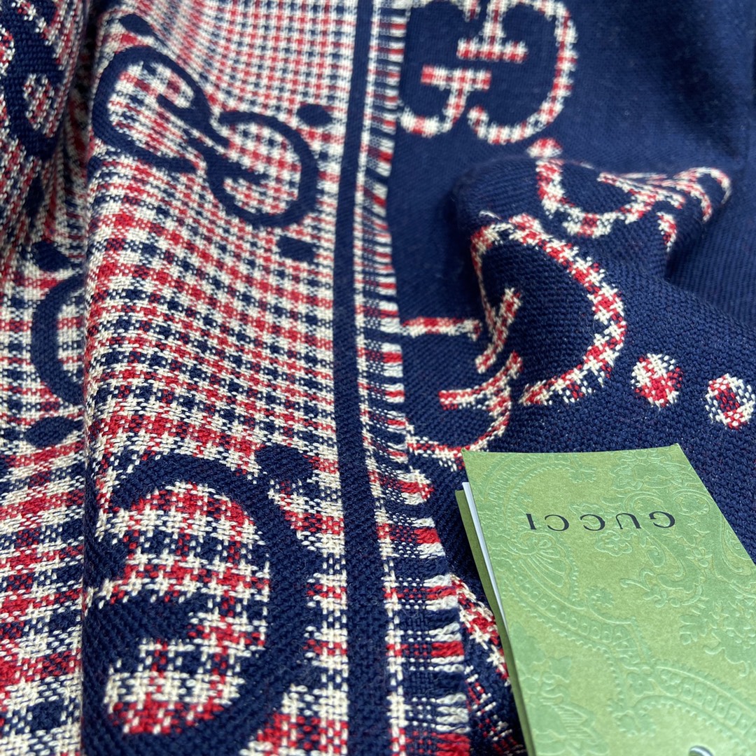 GUCCI Double-sided three-dimensional jacquard scarf 100% wool