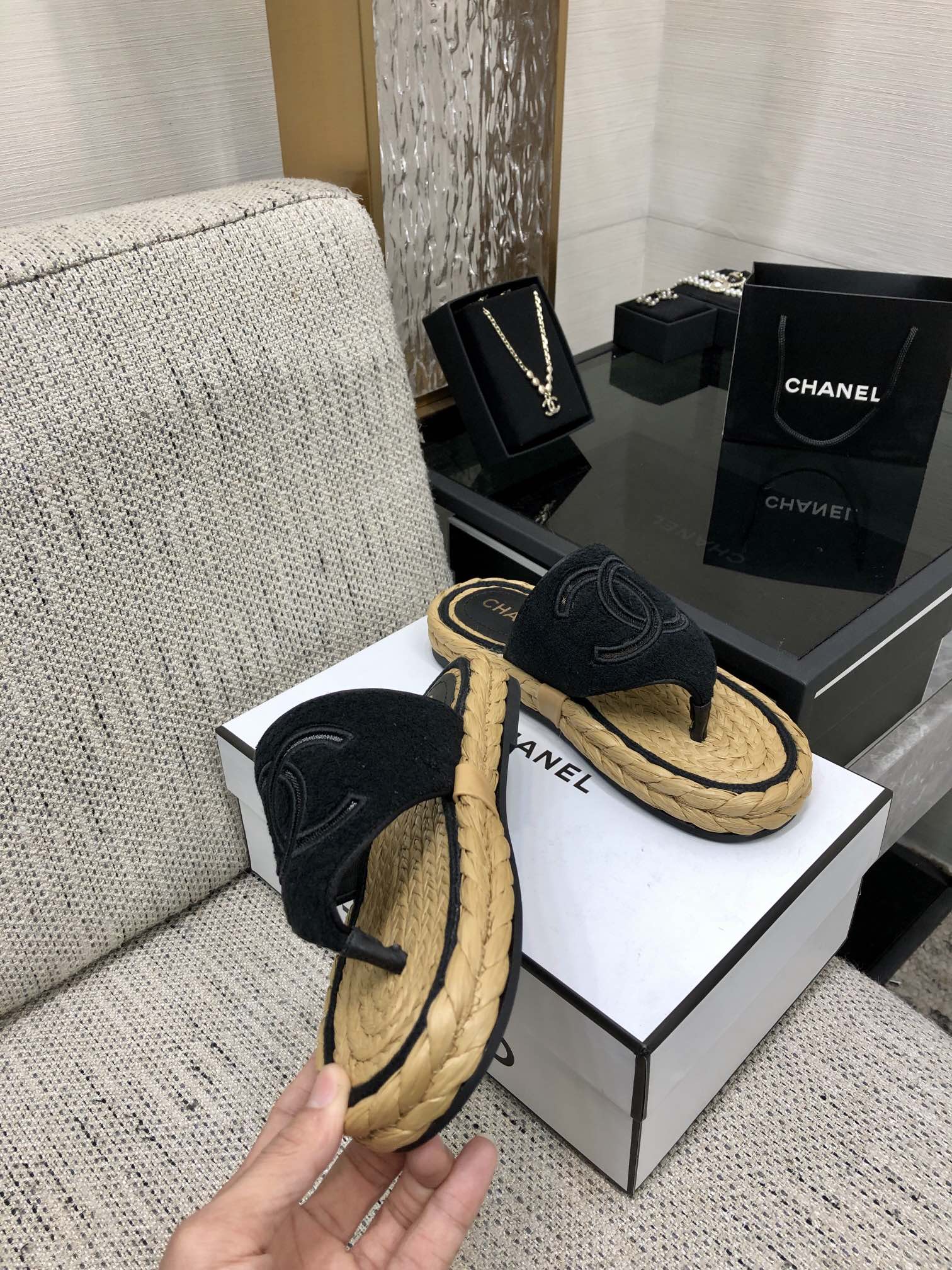 CHANEL 2022 knitted flip-flops fashionable and versatile series Imported custom towel fabric