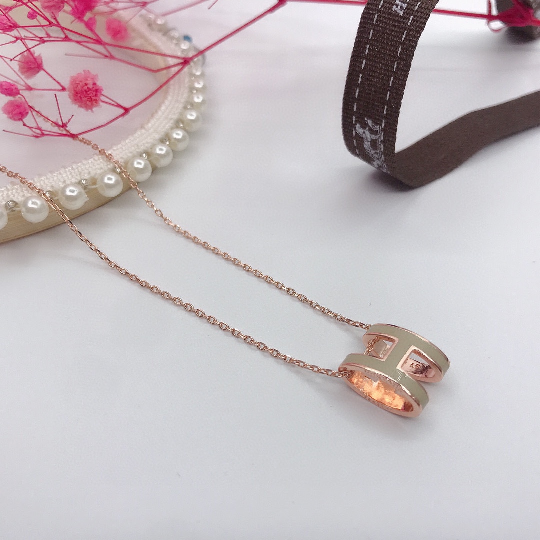 Hermes necklace