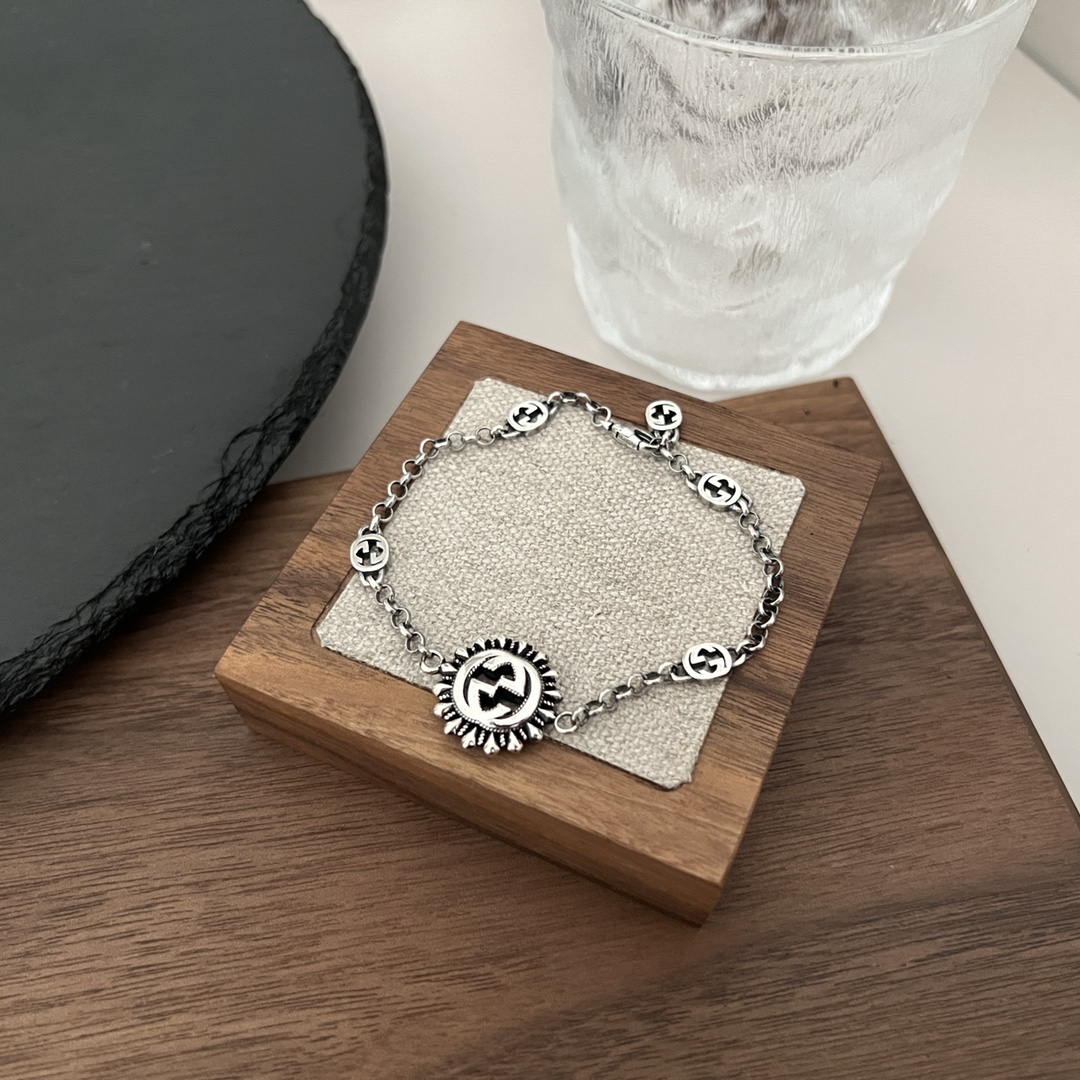 𝐆𝐮𝐜𝐜𝐢 925 sterling silver interlocking double G bracelet 20cm can be adjusted