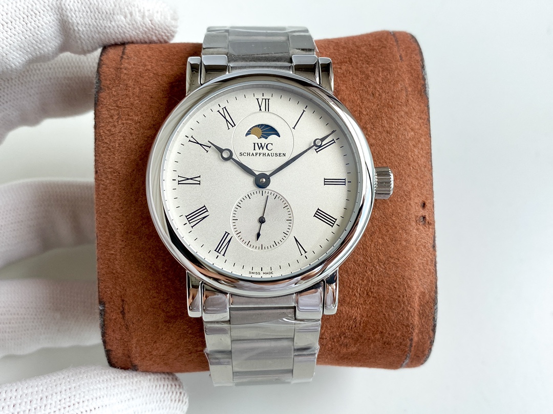 IWC- Fine men's watches Fully automatic mechanical movement, top 316 steel case and strap