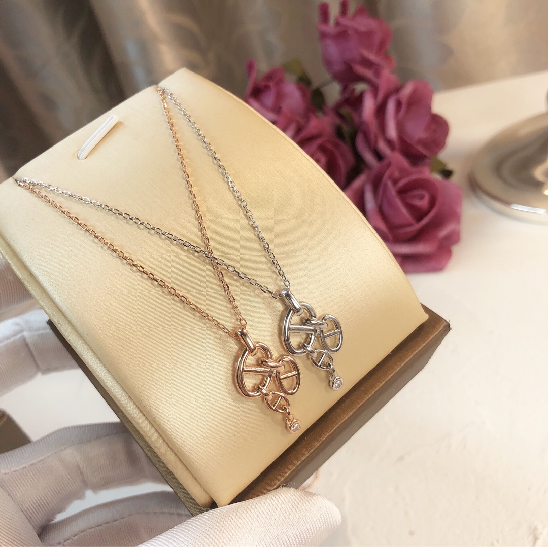 Hermes necklace