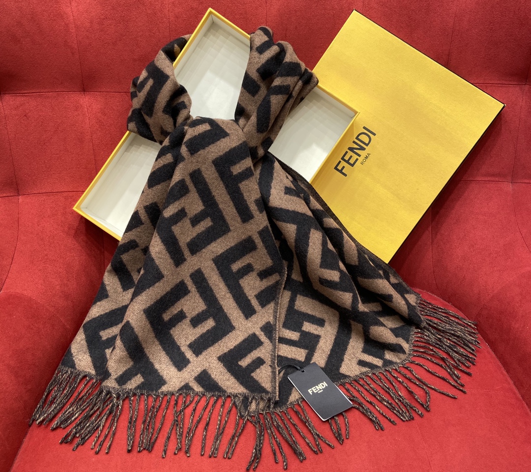 𝐅𝐞𝐧𝐝𝐢 Double-sided Cashmere Scarf with Big Tassel and Big Logo 100% Cashmere