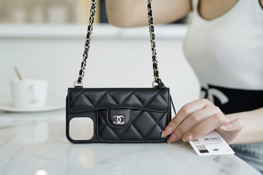 𝗖𝗛𝗔𝗘𝗡𝗟✦2021 𝗦𝘀 Spring/Summer New Gold Ball Chain Phone Case (for 📱iphone12/12pro)