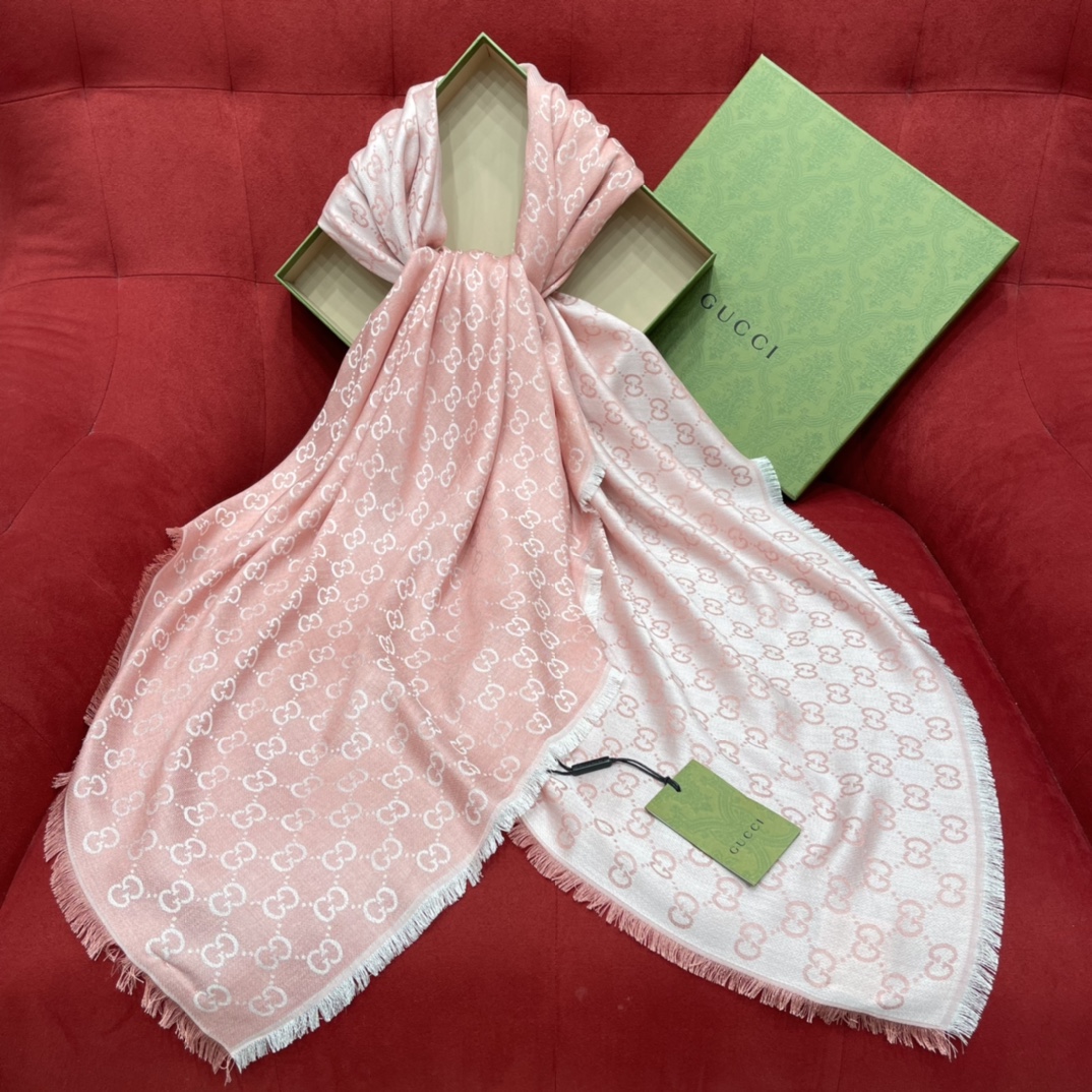 GUCCI Neck Shawl 80% wool ➕ 20% silk