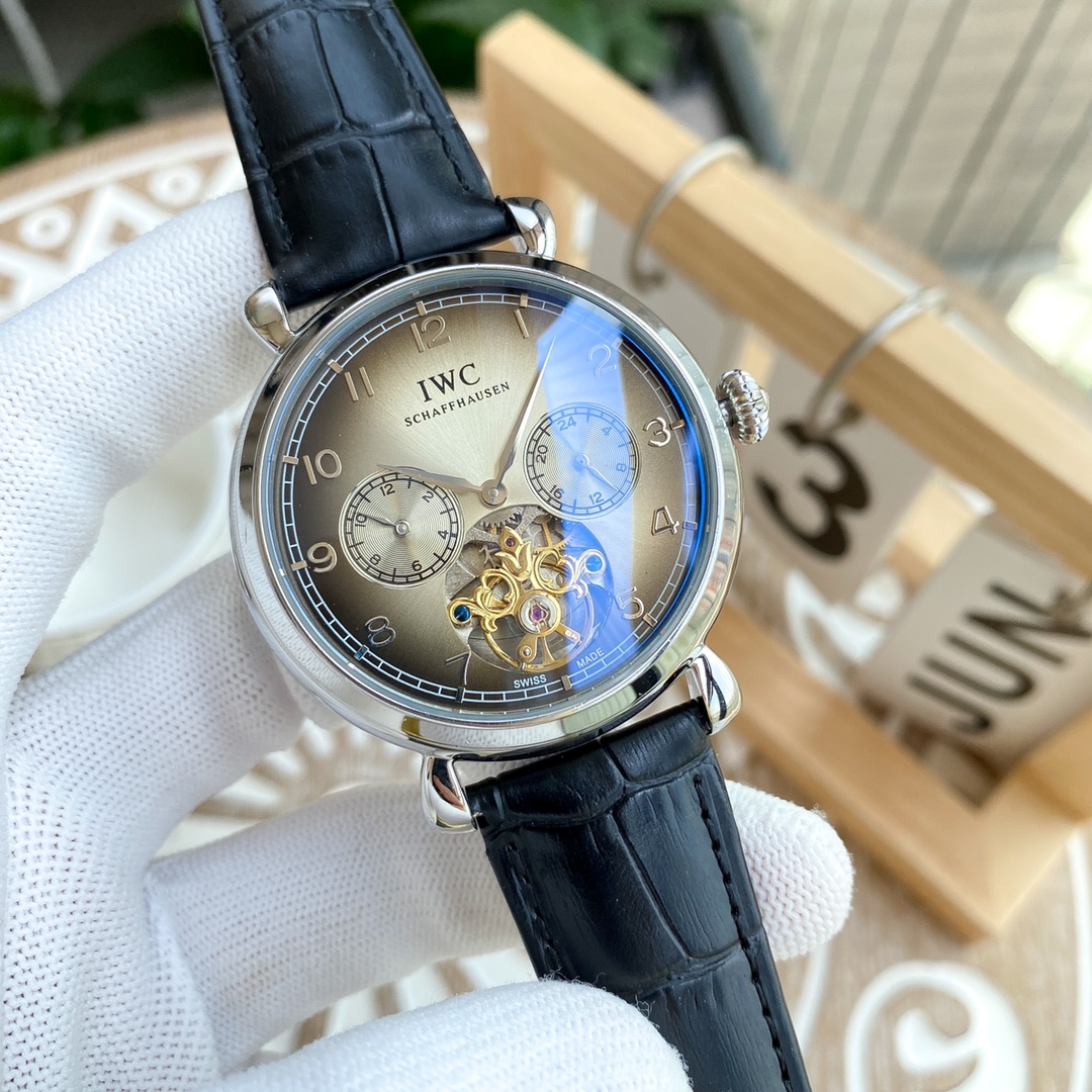 IWC- Fine men's watches Fully automatic mechanical movement, top 316 steel case and strap