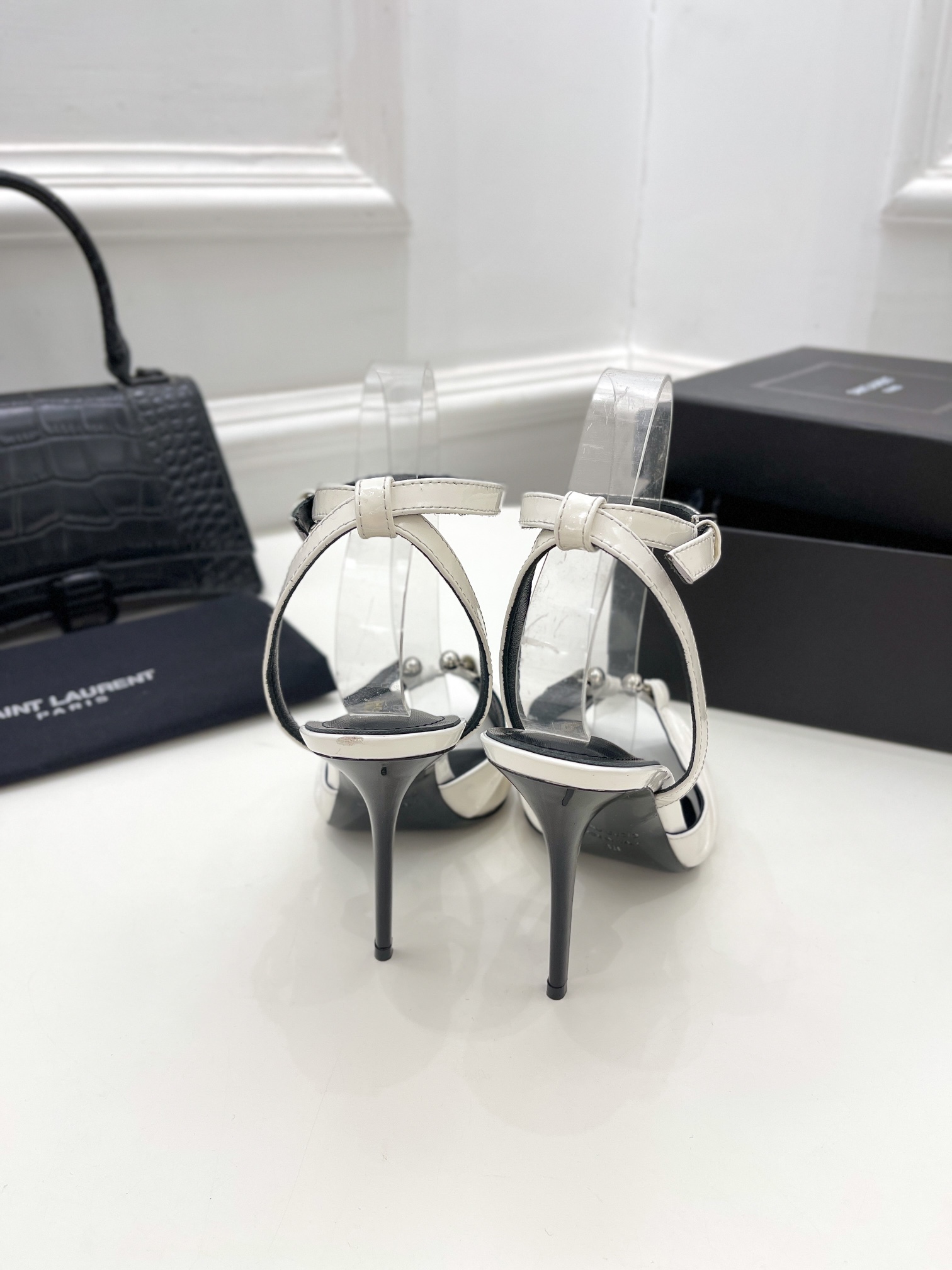 𝙎𝙖𝙞𝙣𝙩 𝙇𝙖𝙪𝙧𝙚𝙣𝙩 | 𝟐𝟎𝟐𝟏/𝐒𝐒 𝐧𝐞𝐰 YSL｜Roland 2022/fw early spring new baked high heels