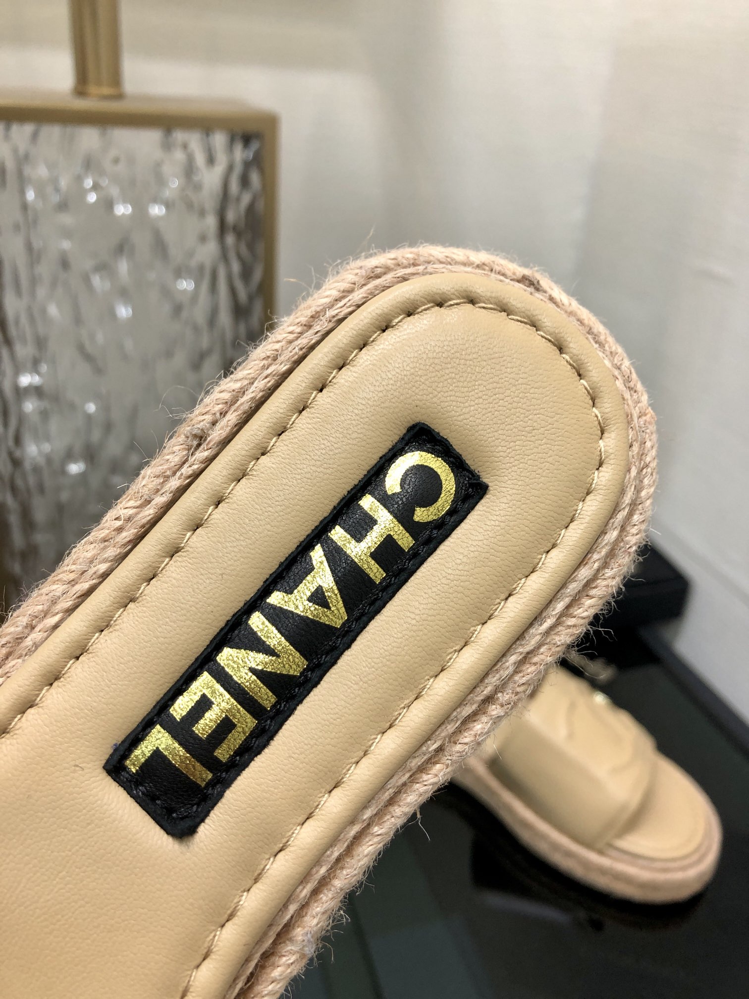 CHANEL 2023 spring and summer latest electric embroidery honey slippers Imported leather outsole