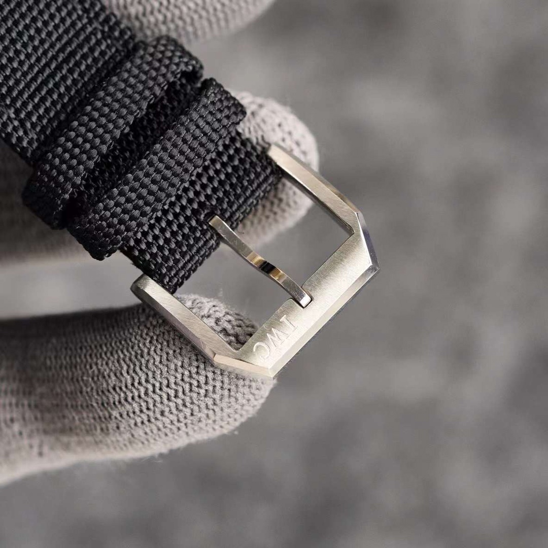 IWC- Pilot series Built-in imported chronograph movement Blue glass mirror Super A case cover