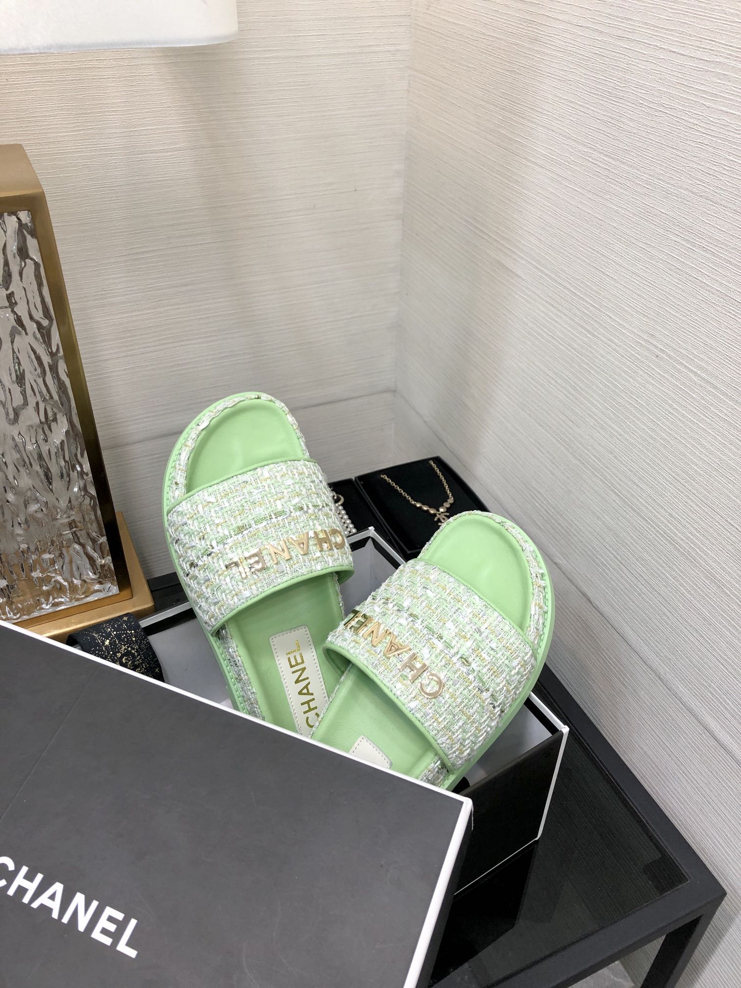 CHANEL 2022 early spring latest honey slippers fashion versatile series imported sheepskin cushioned feet