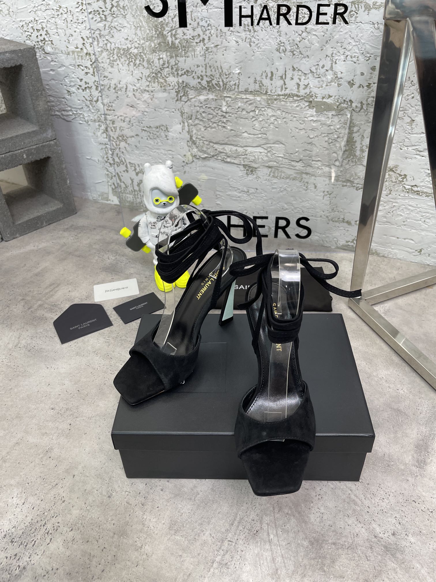 𝙎𝙖𝙞𝙣𝙩 𝙇𝙖𝙪𝙧𝙚𝙣𝙩 | 𝟐𝟎𝟐𝟐/𝐒𝐒 𝐧𝐞𝐰 YSL｜Early spring hot ysl high heel strappy sandals Italian leather sole