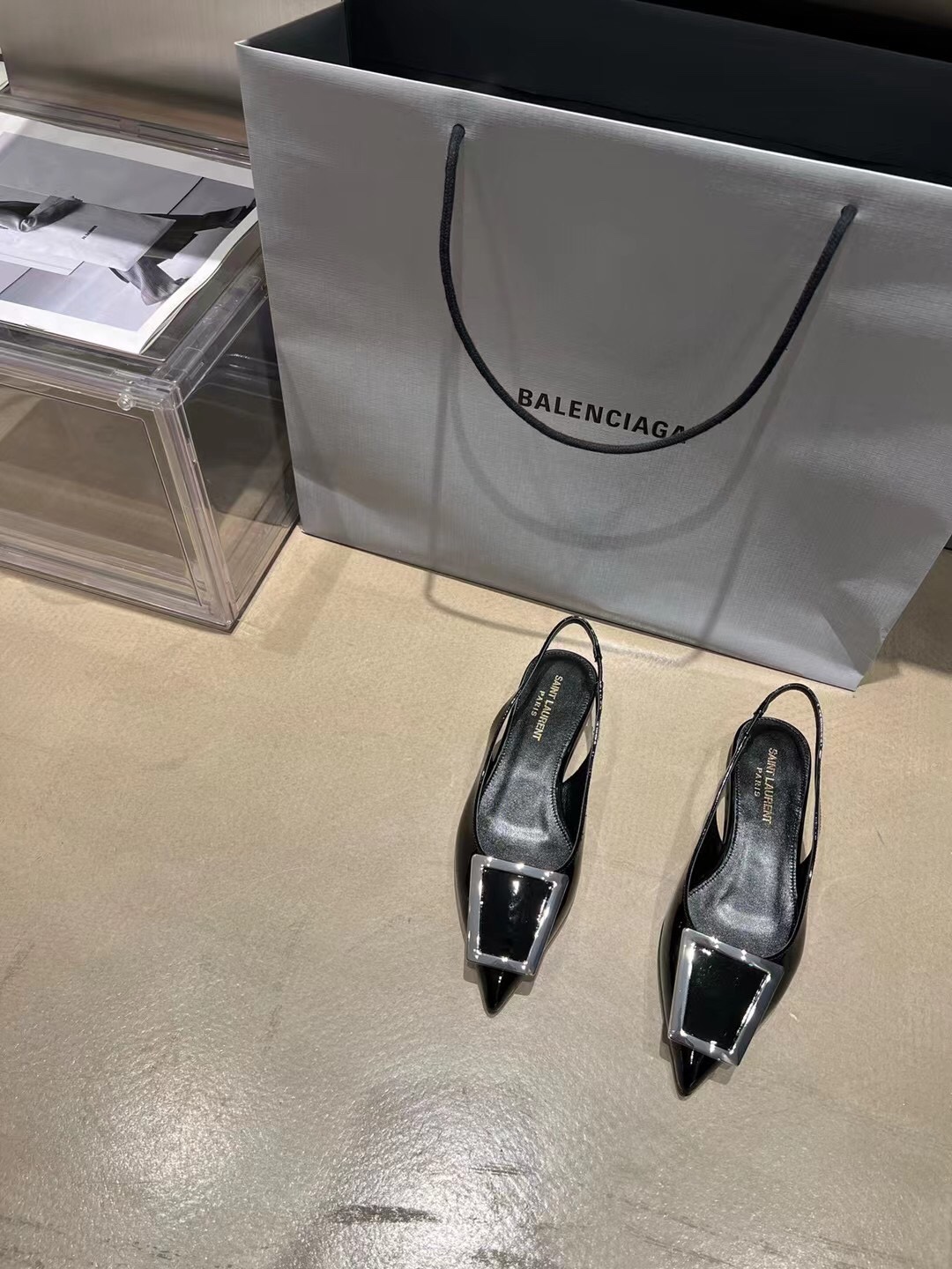 𝙎𝙖𝙞𝙣𝙩 𝙇𝙖𝙪𝙧𝙚𝙣𝙩 | 𝟐𝟎𝟐𝟐/𝐒𝐒 𝐧𝐞𝐰 YSL｜22 fall and winter show models flat single shoes