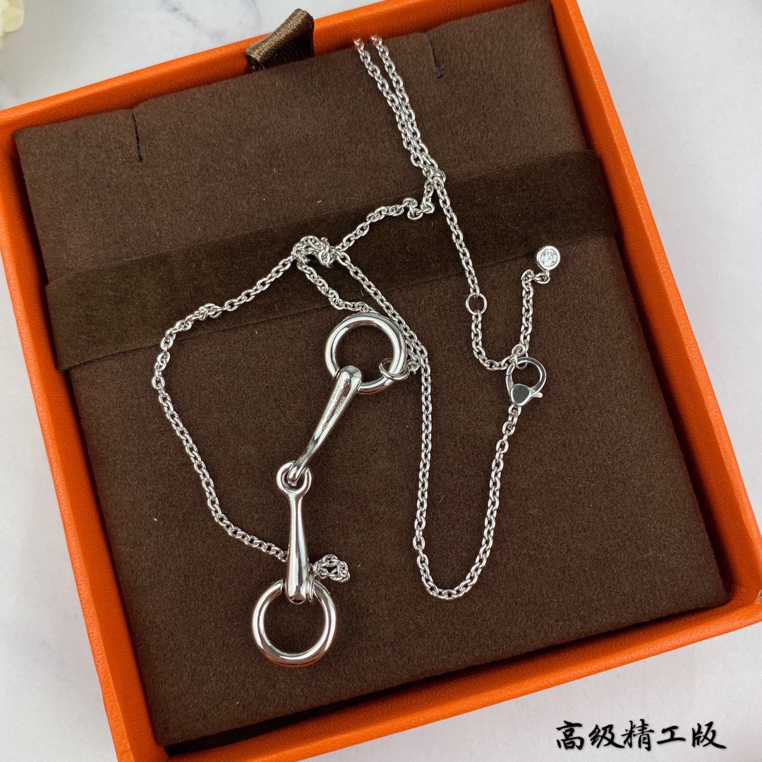 Hermes necklace