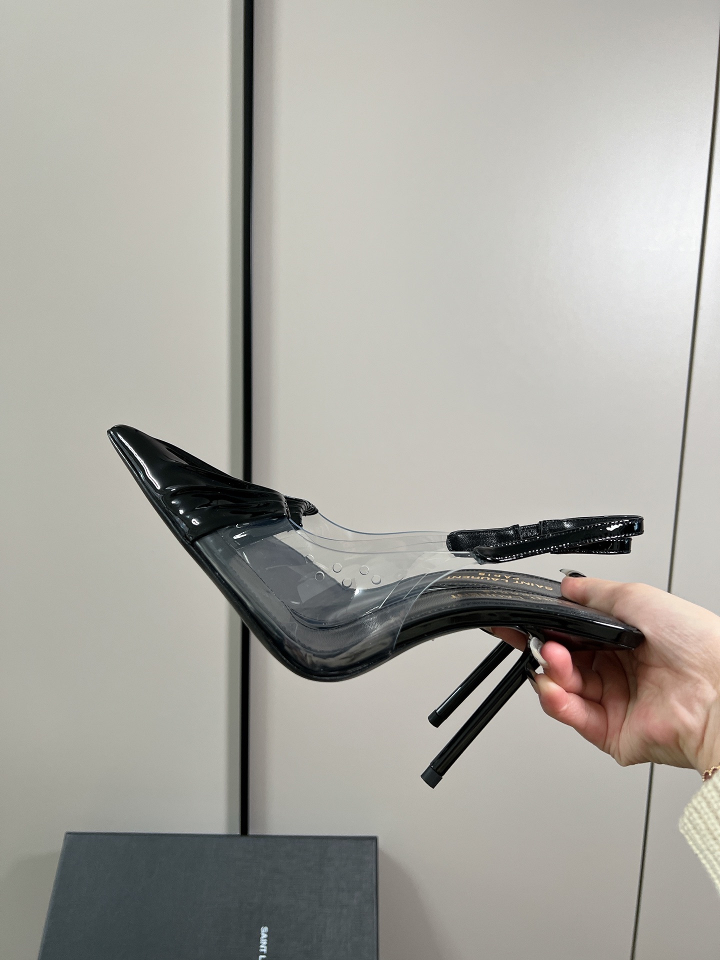 𝙎𝙖𝙞𝙣𝙩 𝙇𝙖𝙪𝙧𝙚𝙣𝙩 | 𝟐𝟎𝟐𝟐/𝐒𝐒 𝐧𝐞𝐰 YSL｜Runway models Saint Laurent high heels pvc film with patent leather pleated design