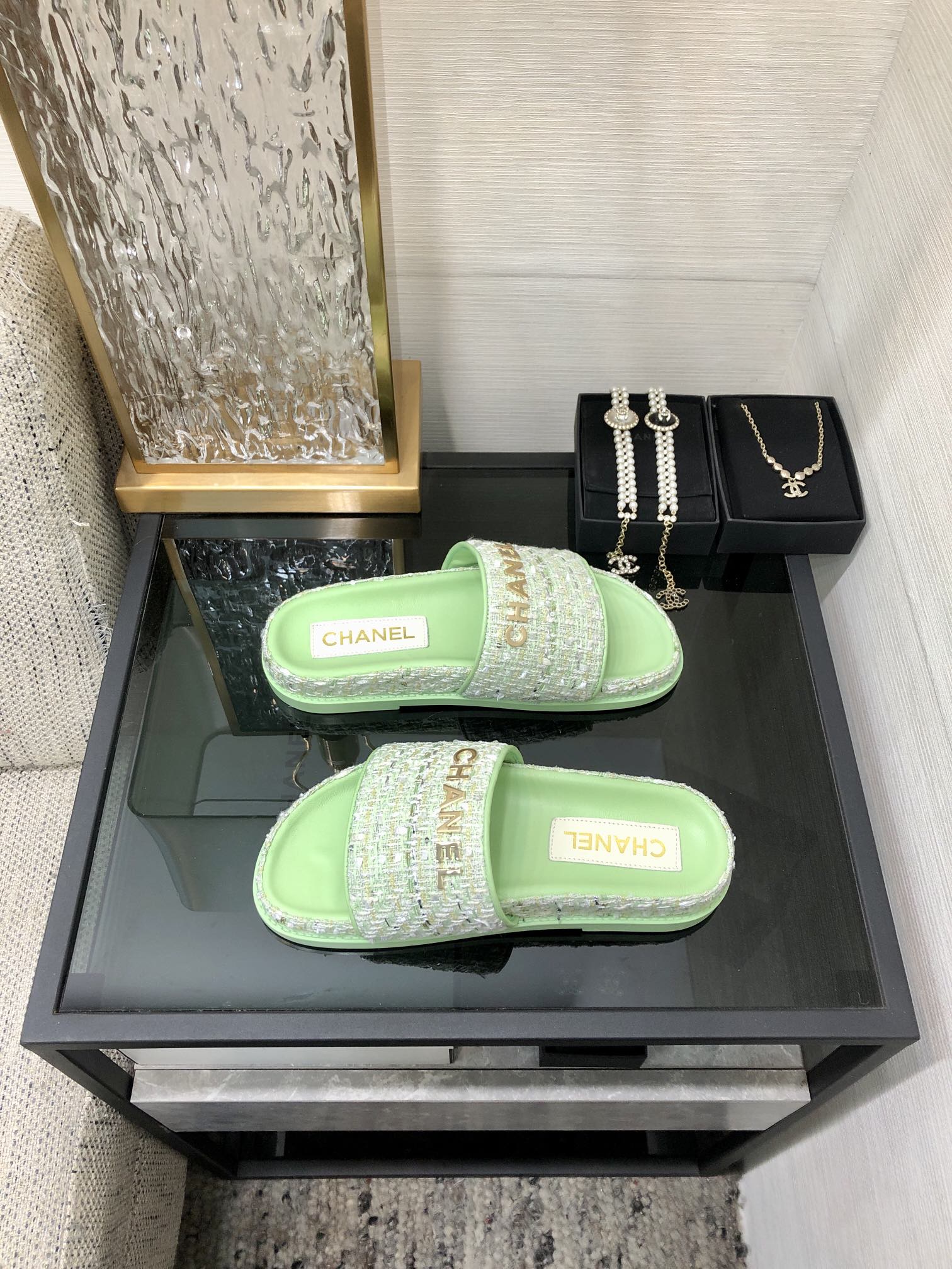 CHANEL 2022 early spring latest honey slippers fashion versatile series imported sheepskin cushioned feet