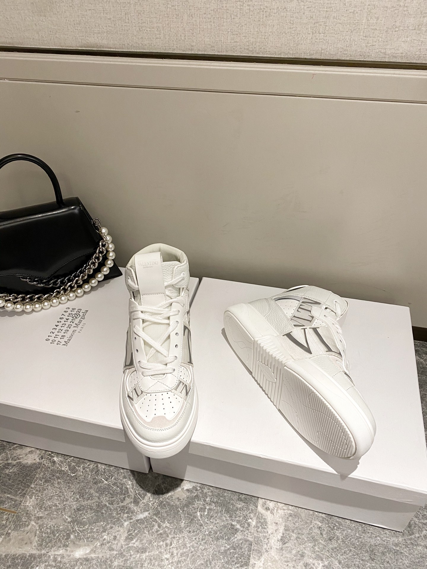 【Valentino】Valentino 2020 new high-top sneakers couple models on the new high end quality