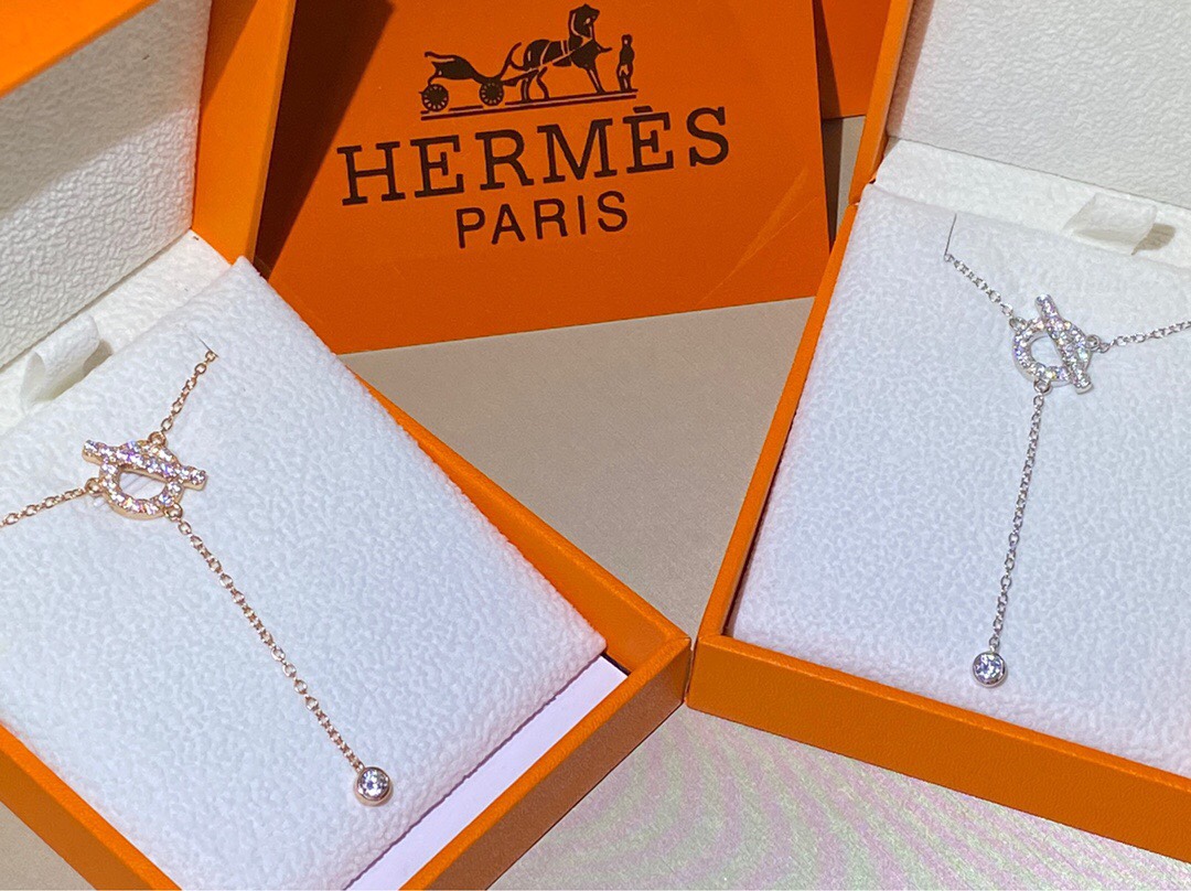 Hermes necklace