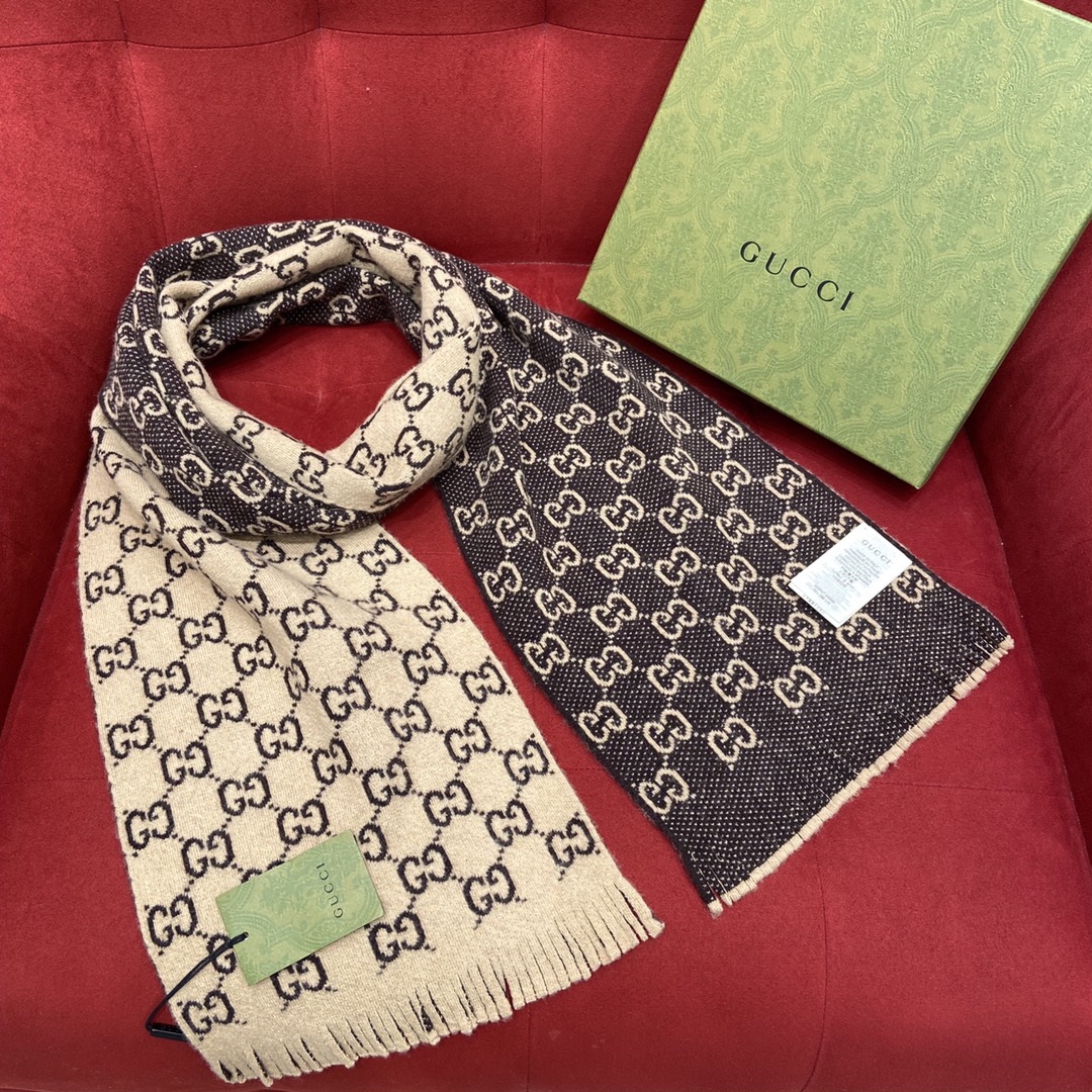 GUCCI Double-sided wool scarf 100% wool