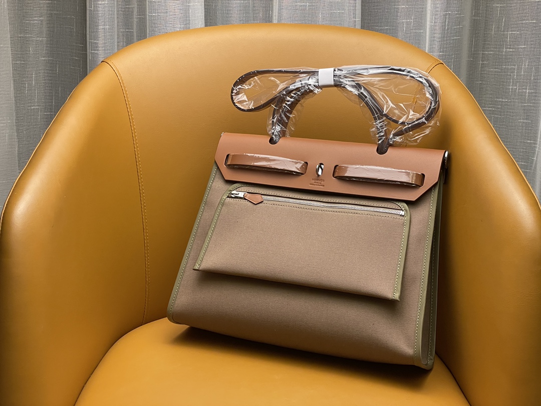 herbag31 elephant grey + caramel color silver buckle